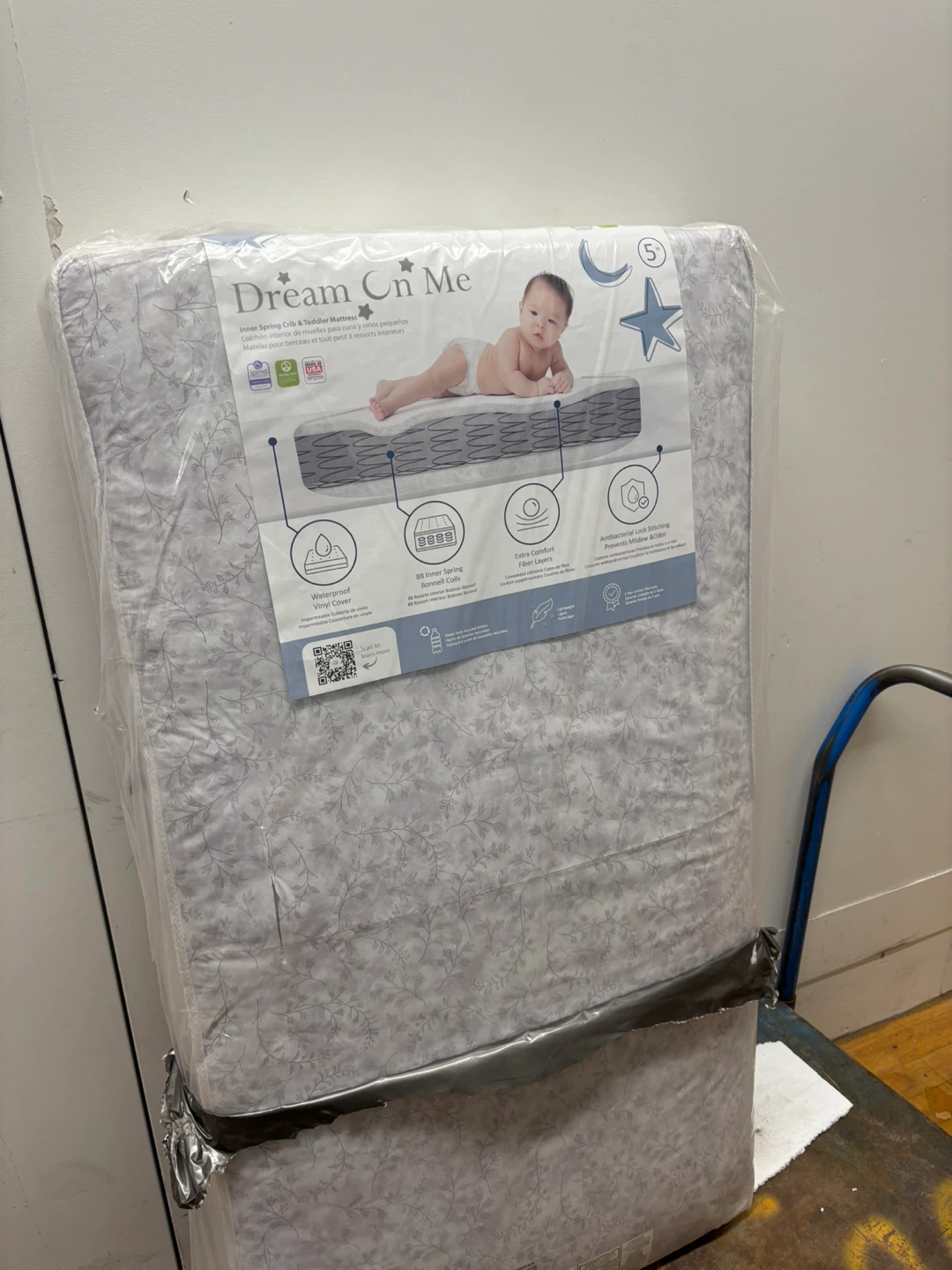 Dream On Me Crib & Toddler Mattress cut in the side - photo 2