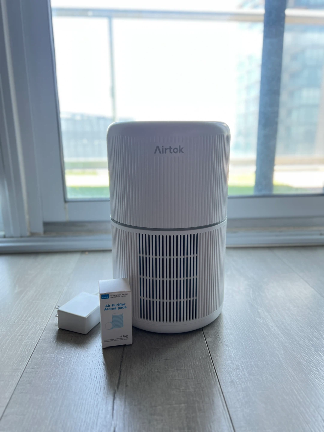 Airtok White Air Purifier with Aroma Pads