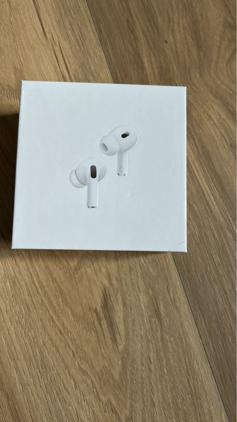 Apple AirPods Pro (2nd generation) with MagSafe Charging Case