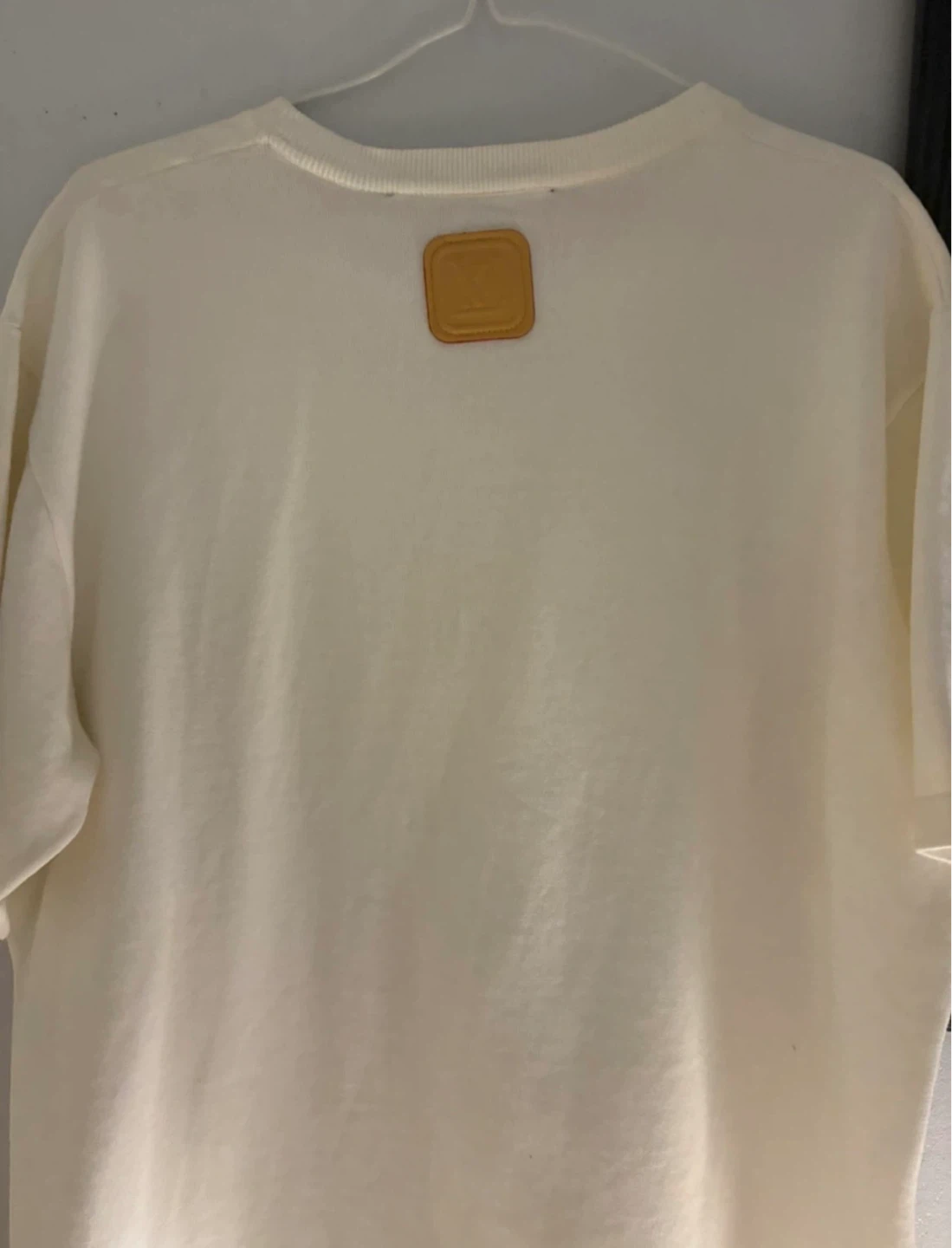 Louis Vuitton White T-Shirt with Leather Logo Detail - photo 3