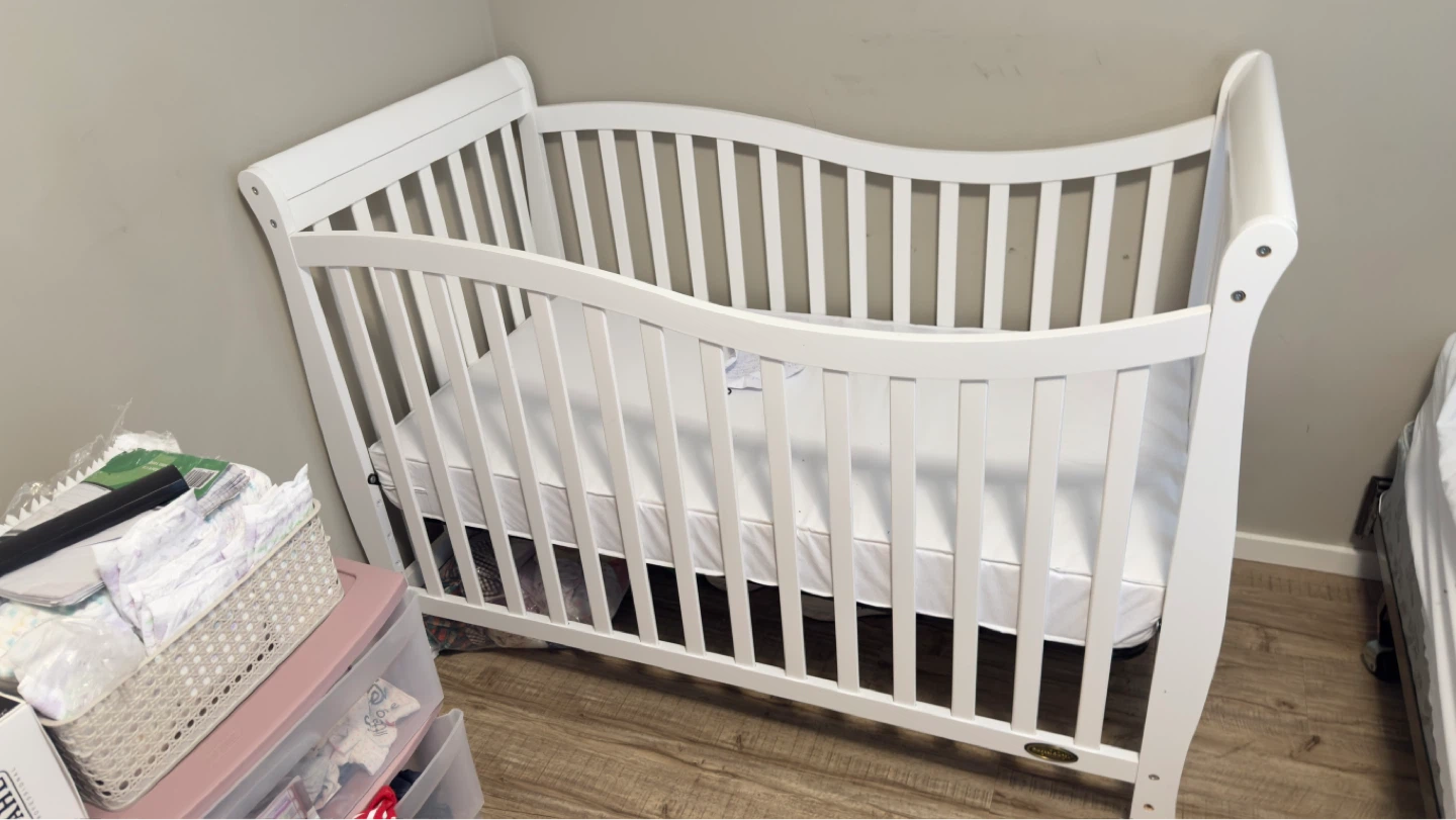 White convertible baby crib - photo 4