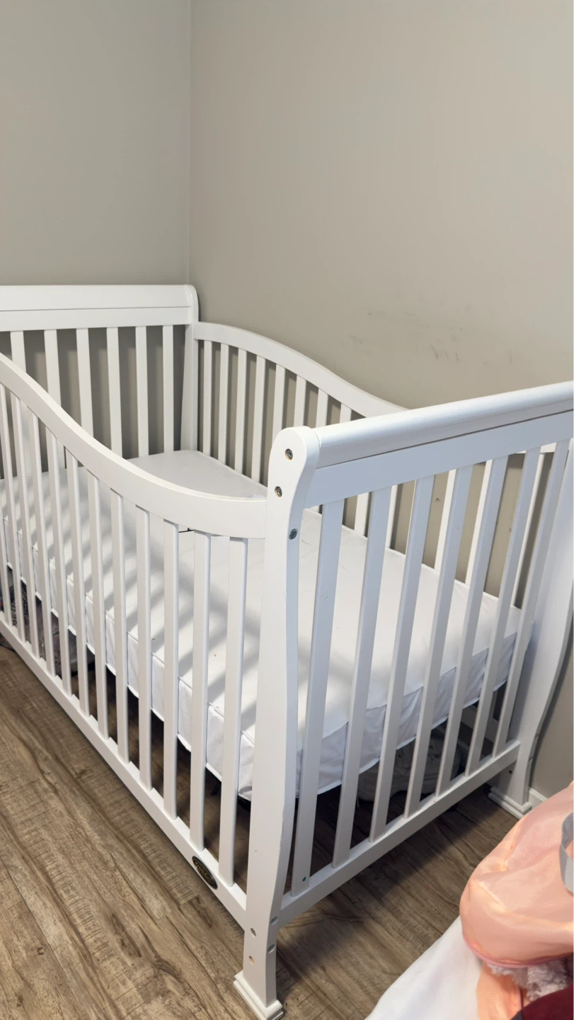 White convertible baby crib - photo 3