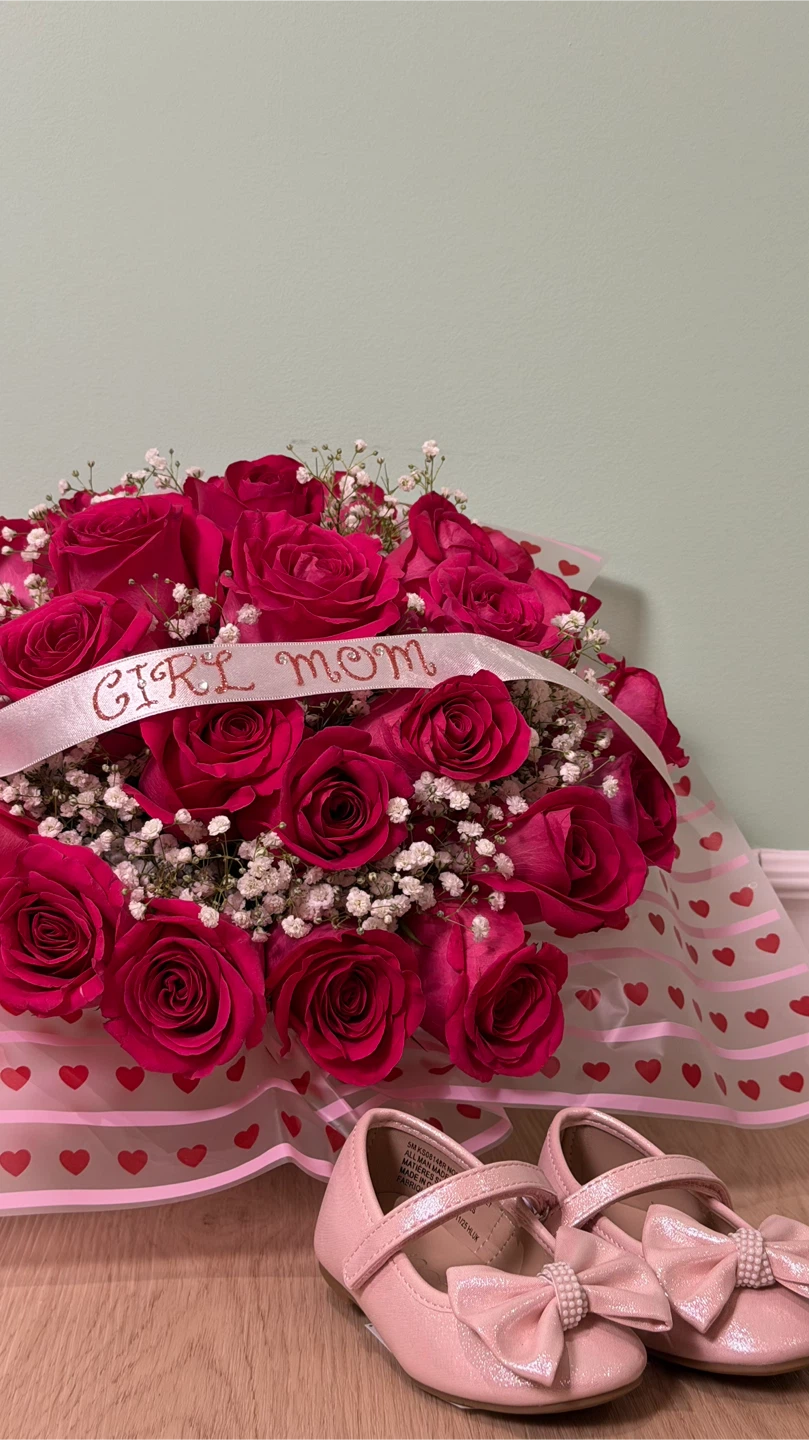 Box of Roses Floral Arrangement - photo 2