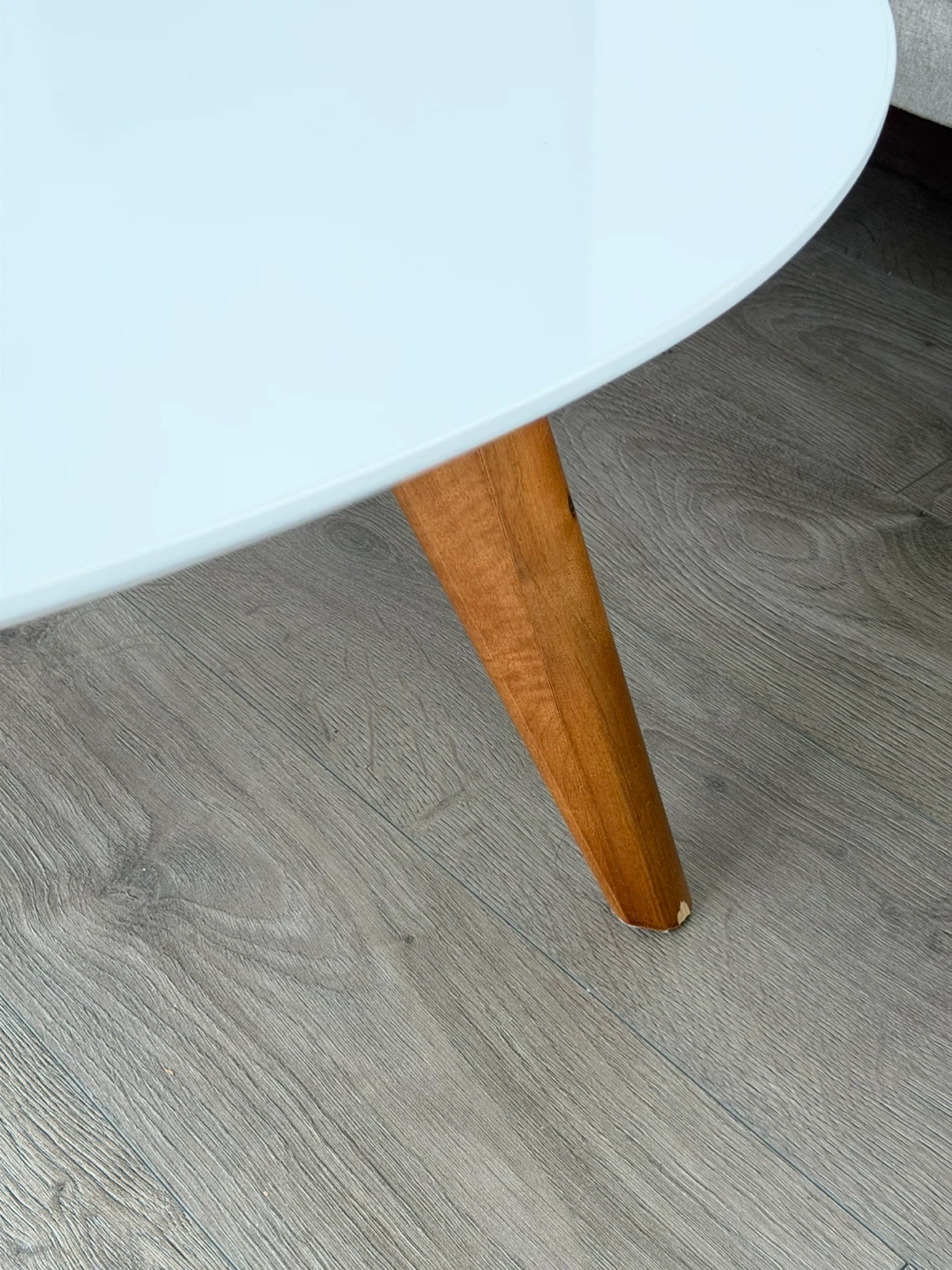 White Structube Coffee Table with Wooden Legs - photo 3