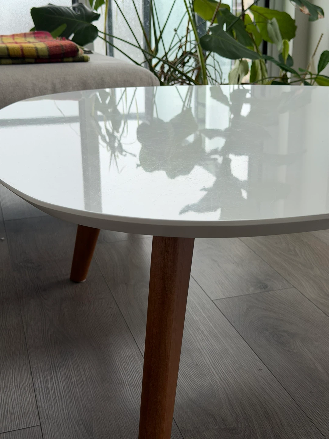 White Structube Coffee Table with Wooden Legs - photo 5