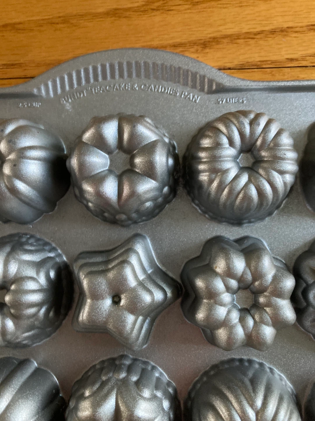 Mini-cake and Chocolate Pan