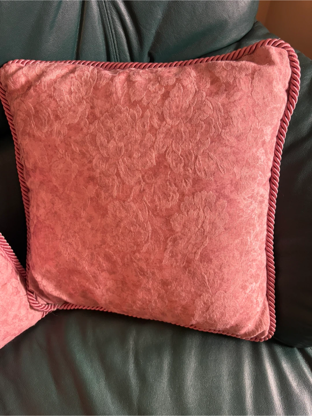 Set of 4 Pink Decorative Throw Pillows