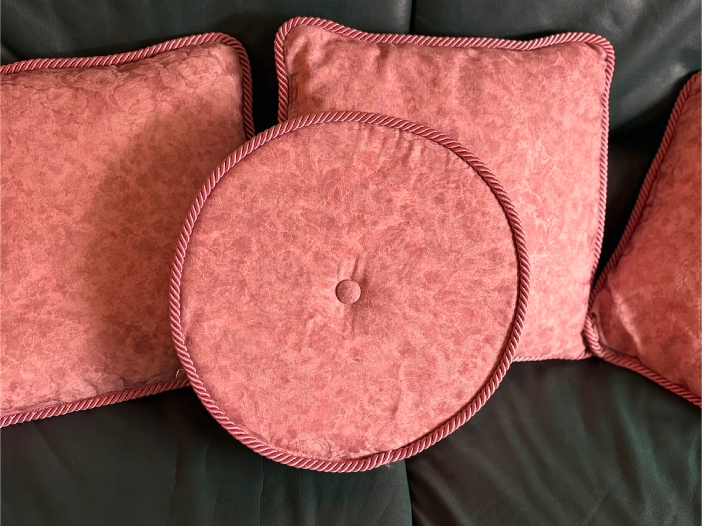 Set of 4 Pink Decorative Throw Pillows - photo 2