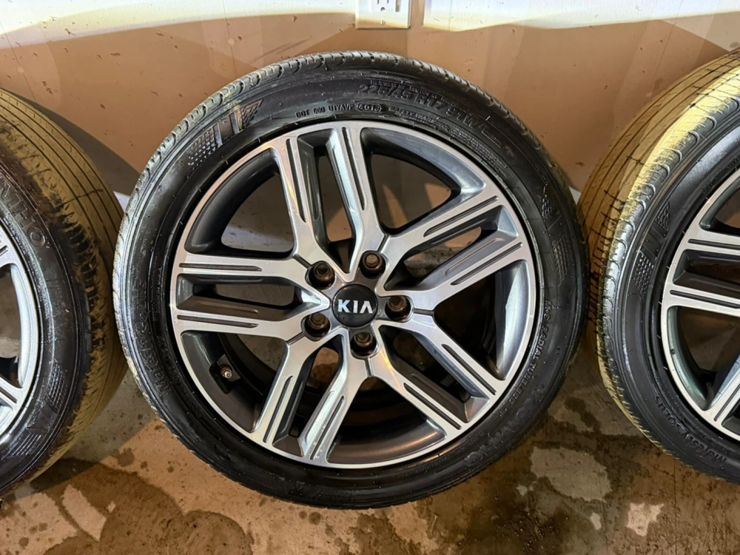 Set of 4 Kia – 17-Inch Rims - photo 3