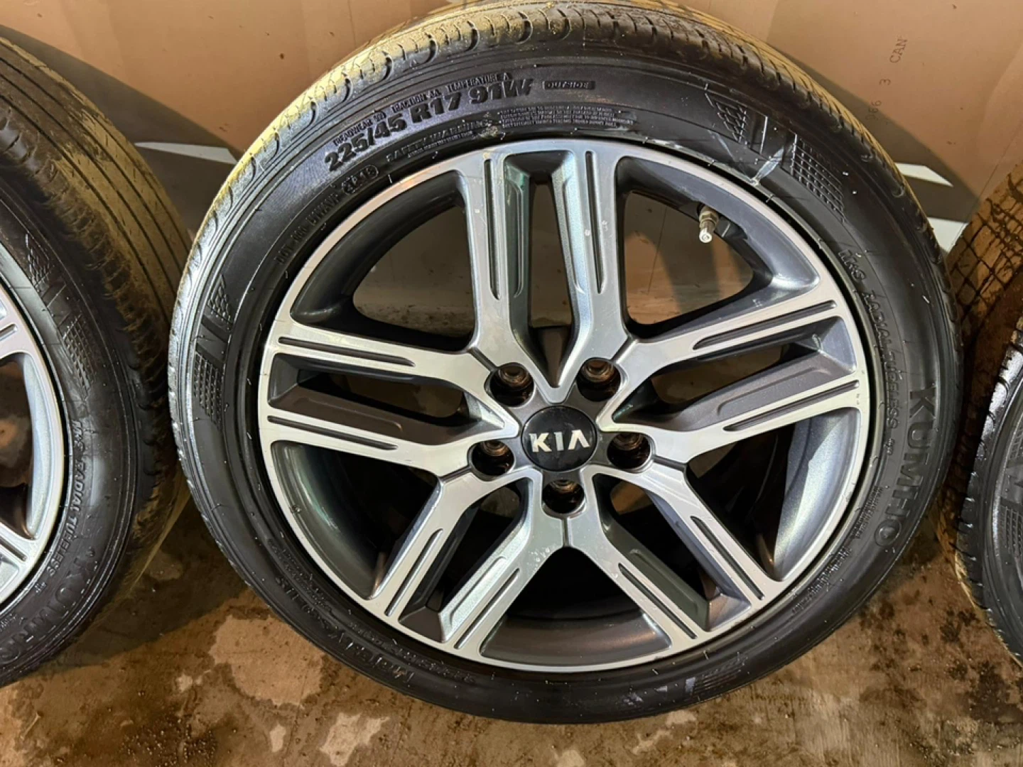 Set of 4 Kia – 17-Inch Rims - photo 4