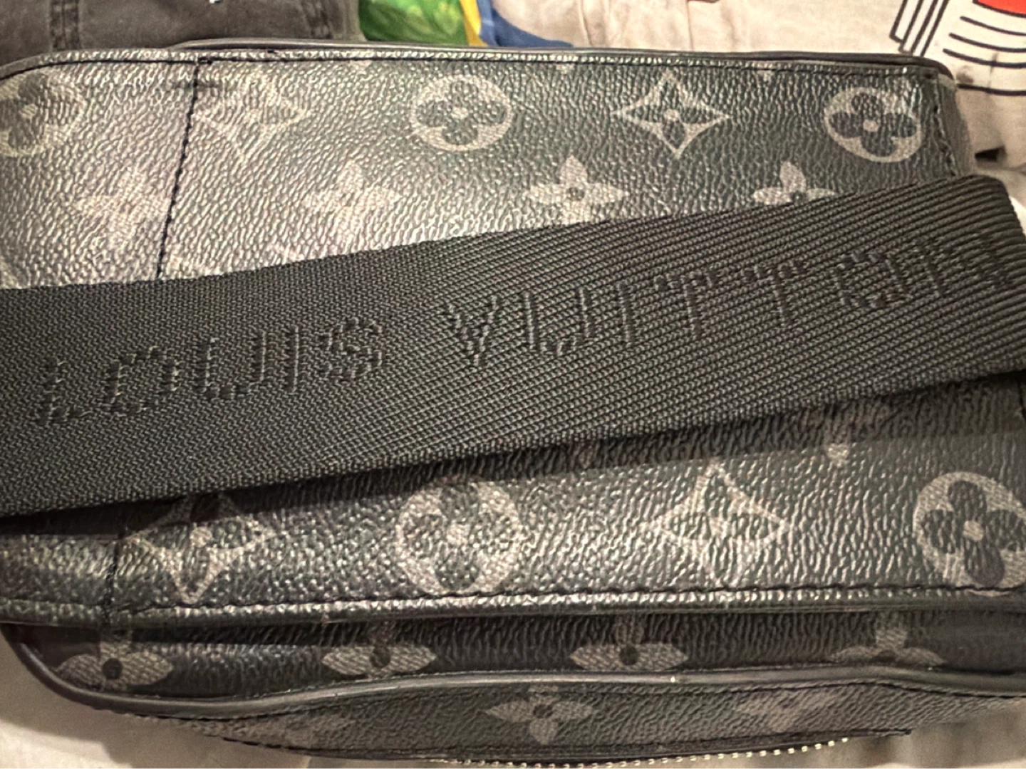 Louis Vuitton Sling Bag - photo 4