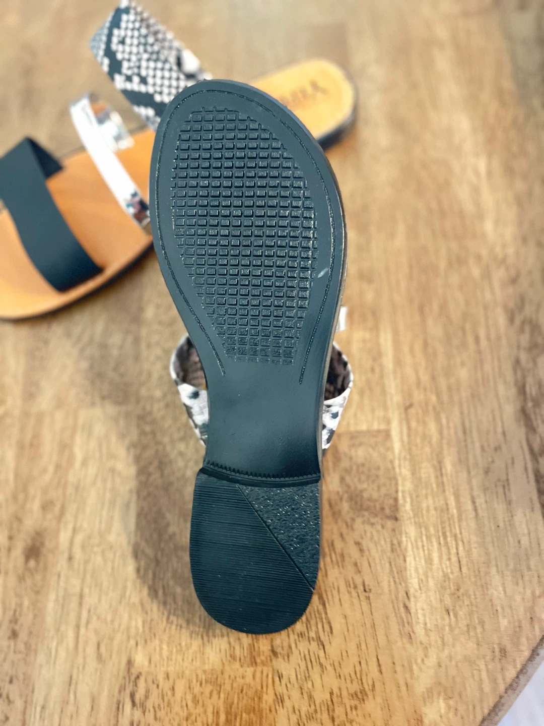 Size 9 new Sandals - photo 4