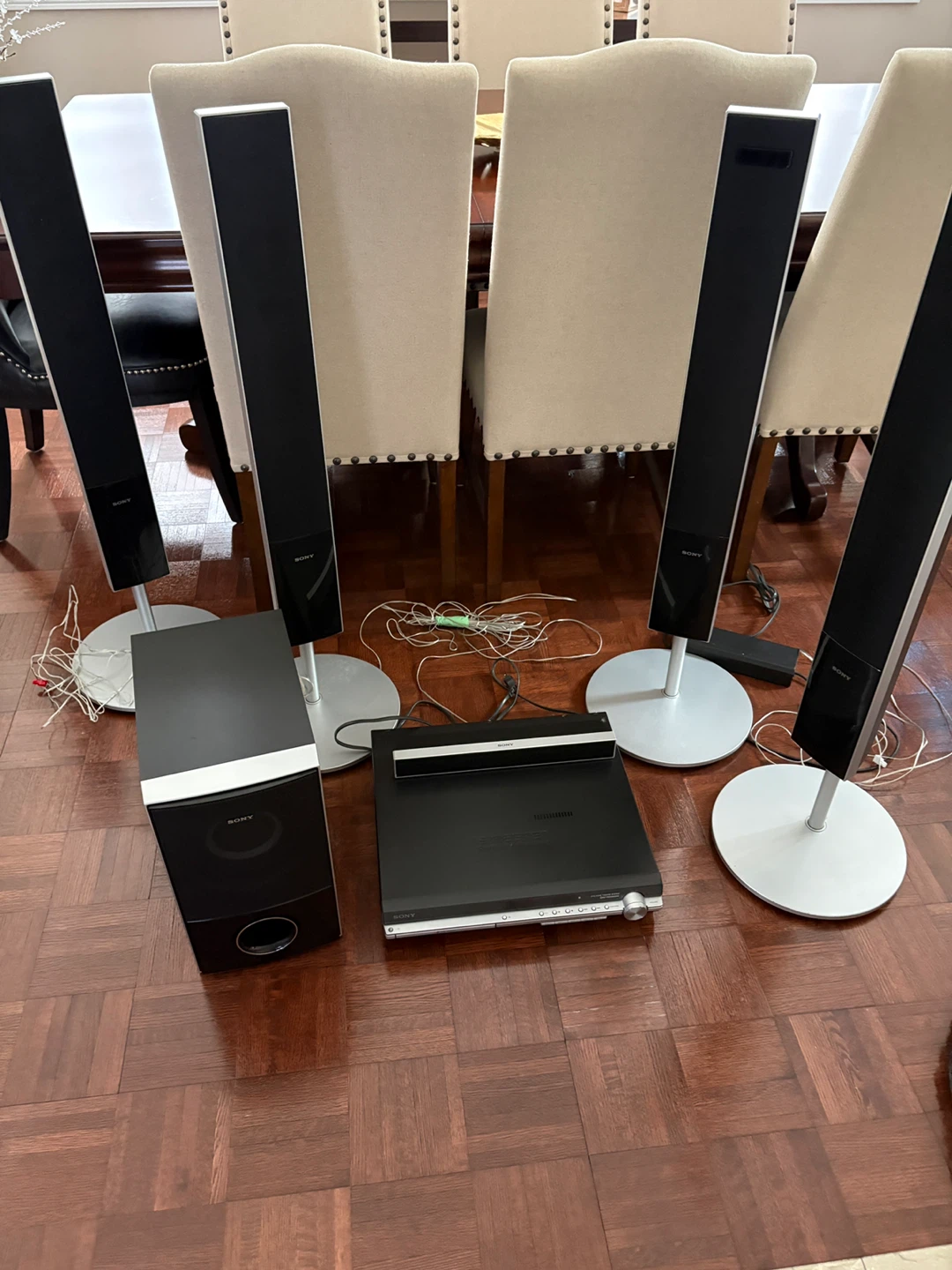 Sony DAV-HDX900W 5.1 Surround Sound  speakers