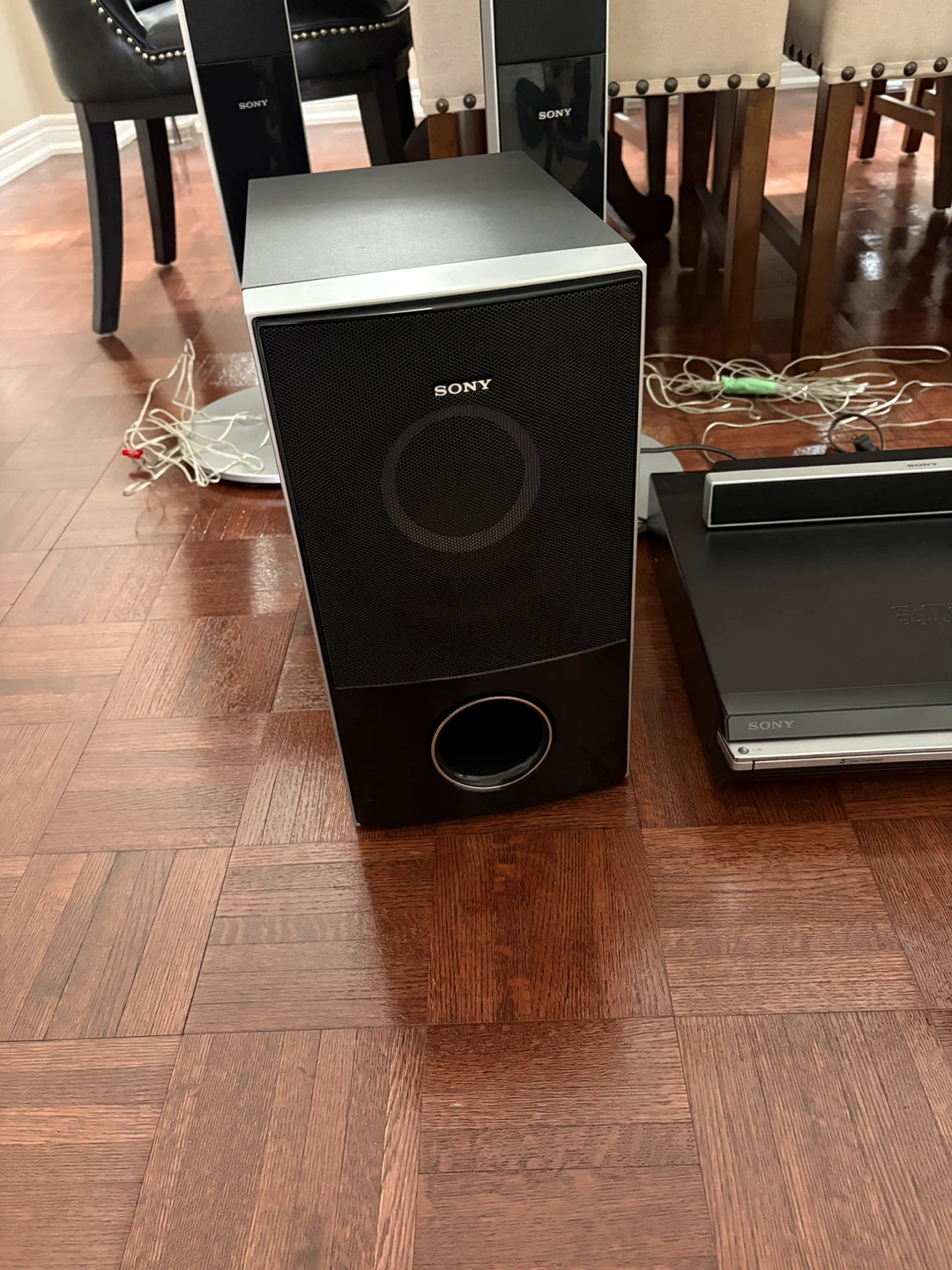 Sony DAV-HDX900W 5.1 Surround Sound  speakers - photo 2