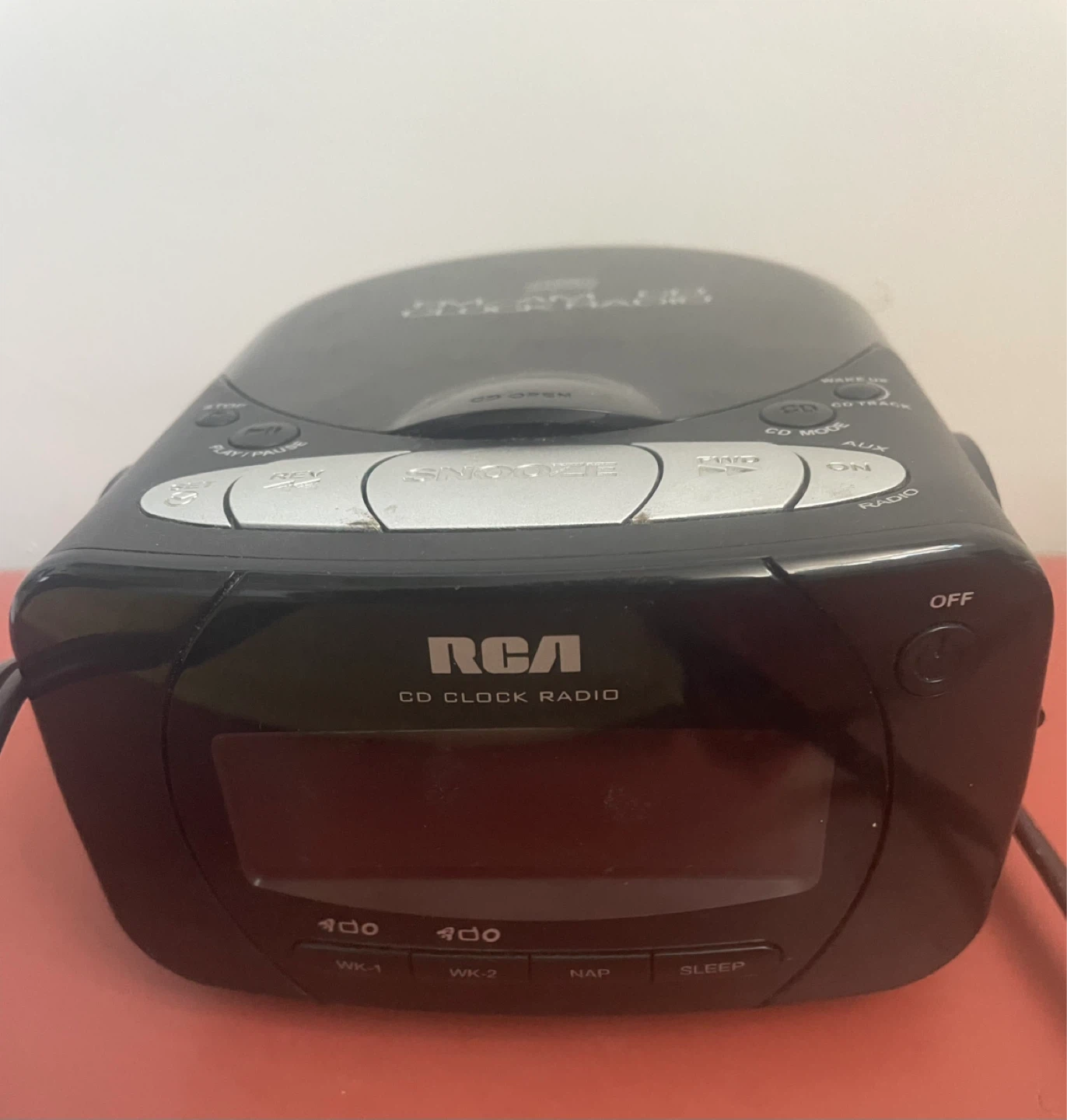 RCA FM/AM CD Clock Radio