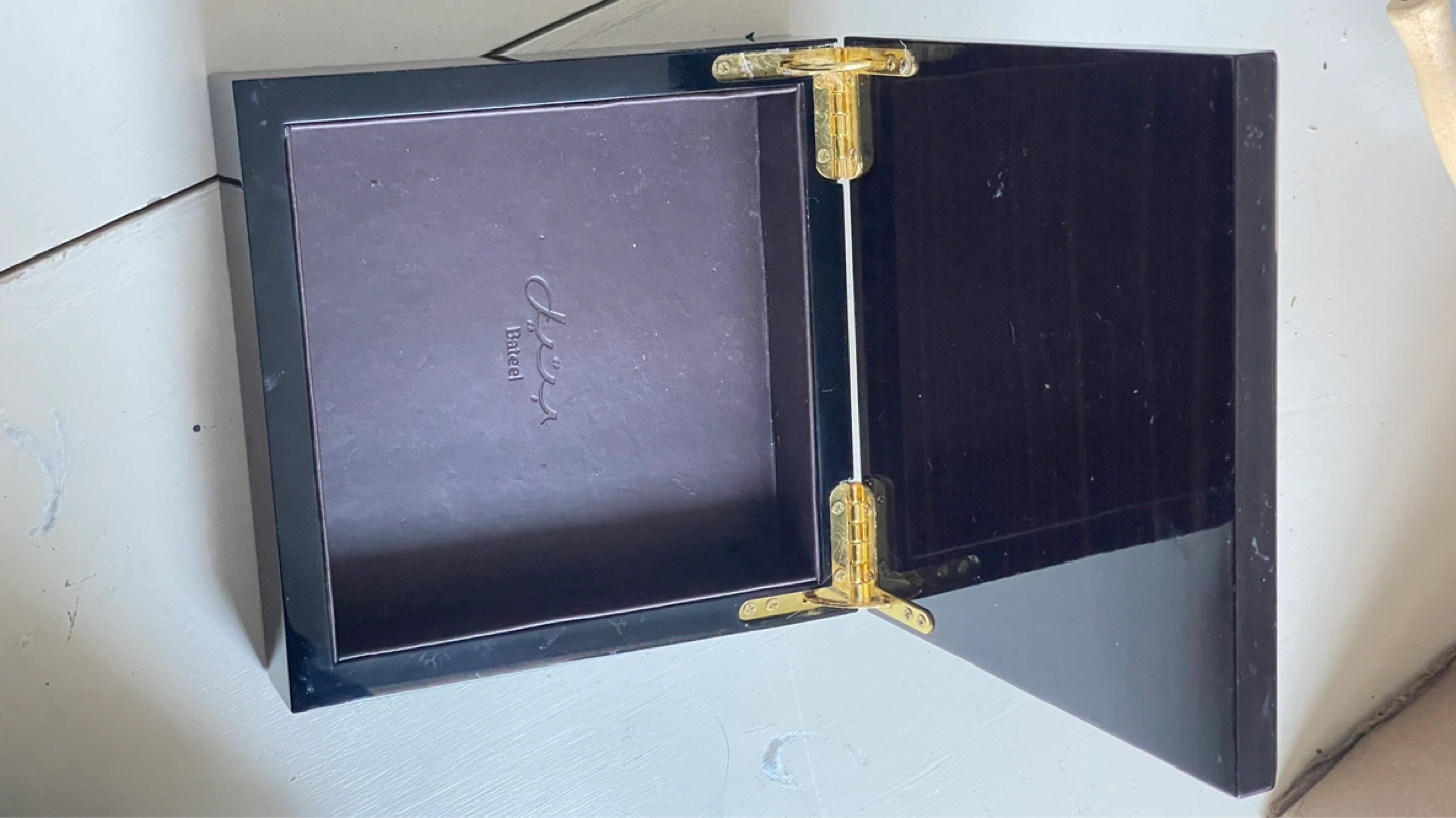 Decorative Hinged Box with Middle East Map Design - photo 2