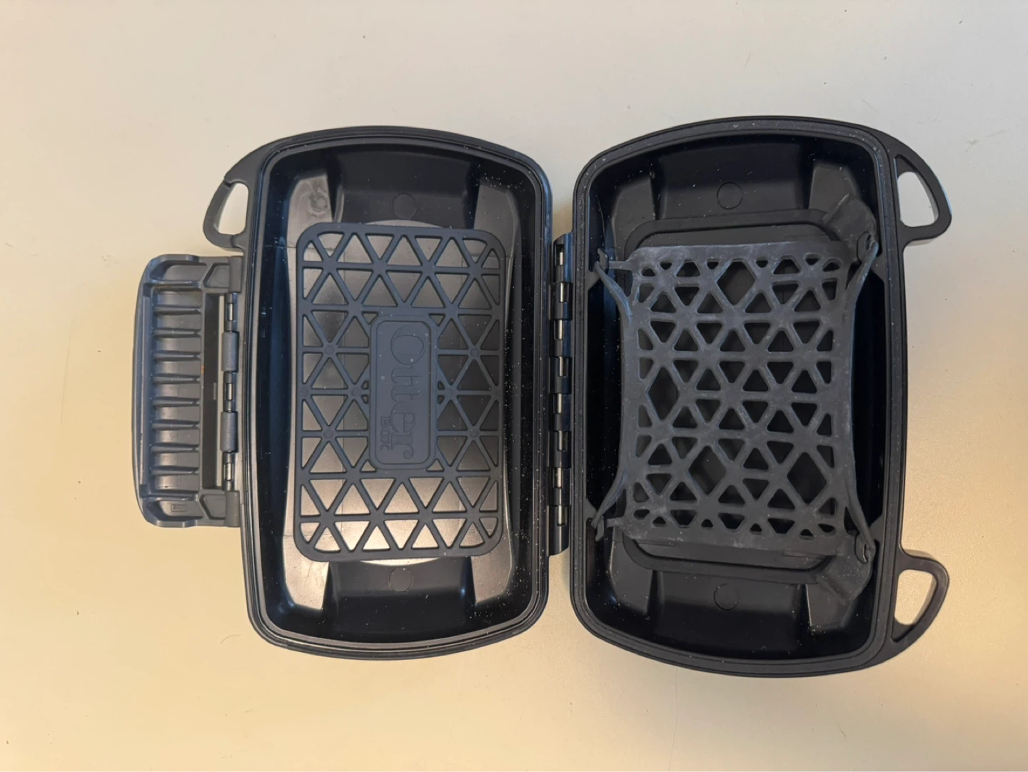 OtterBox Black Utility Case - photo 2