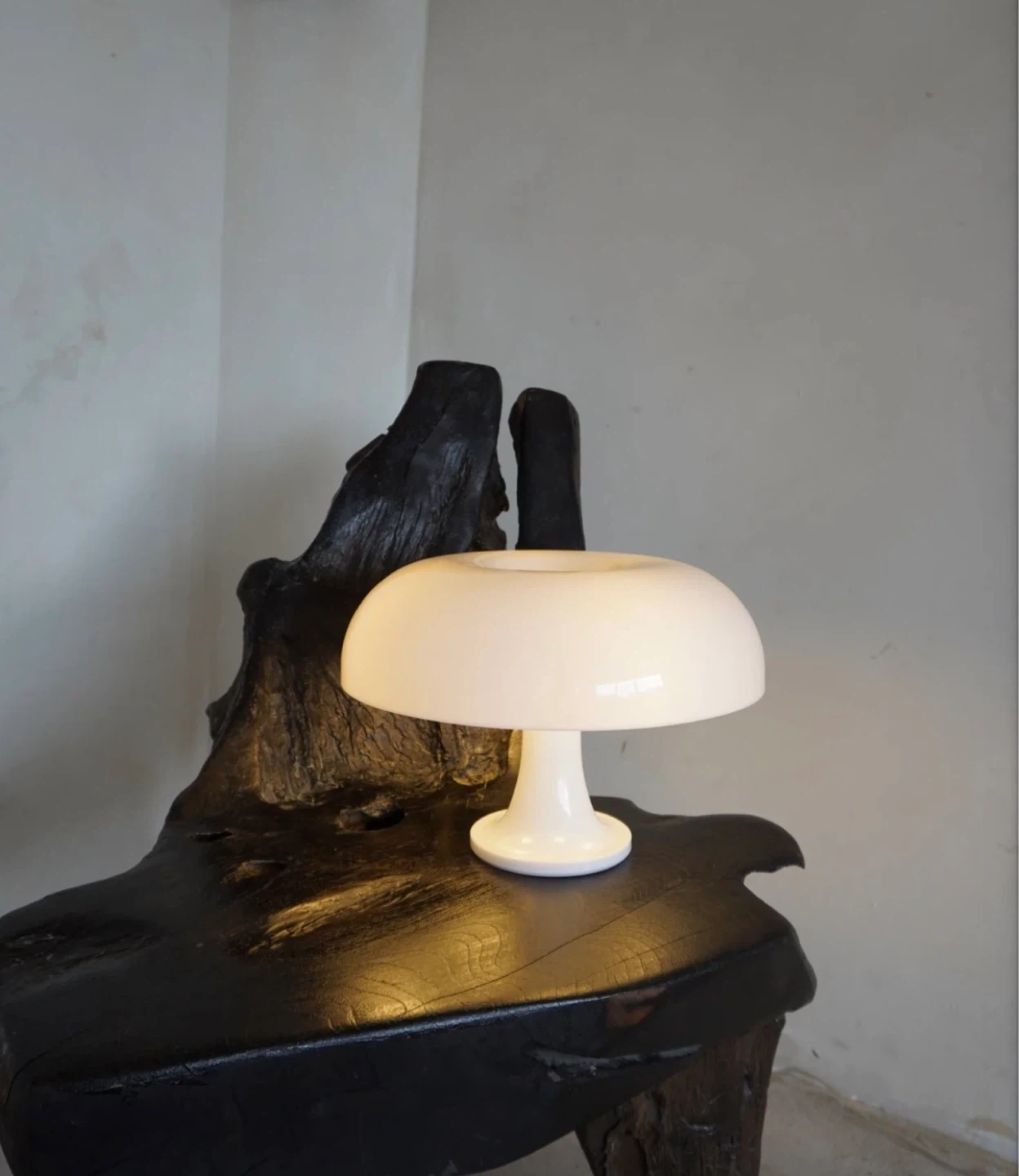Mushroom table lamp in White - photo 2