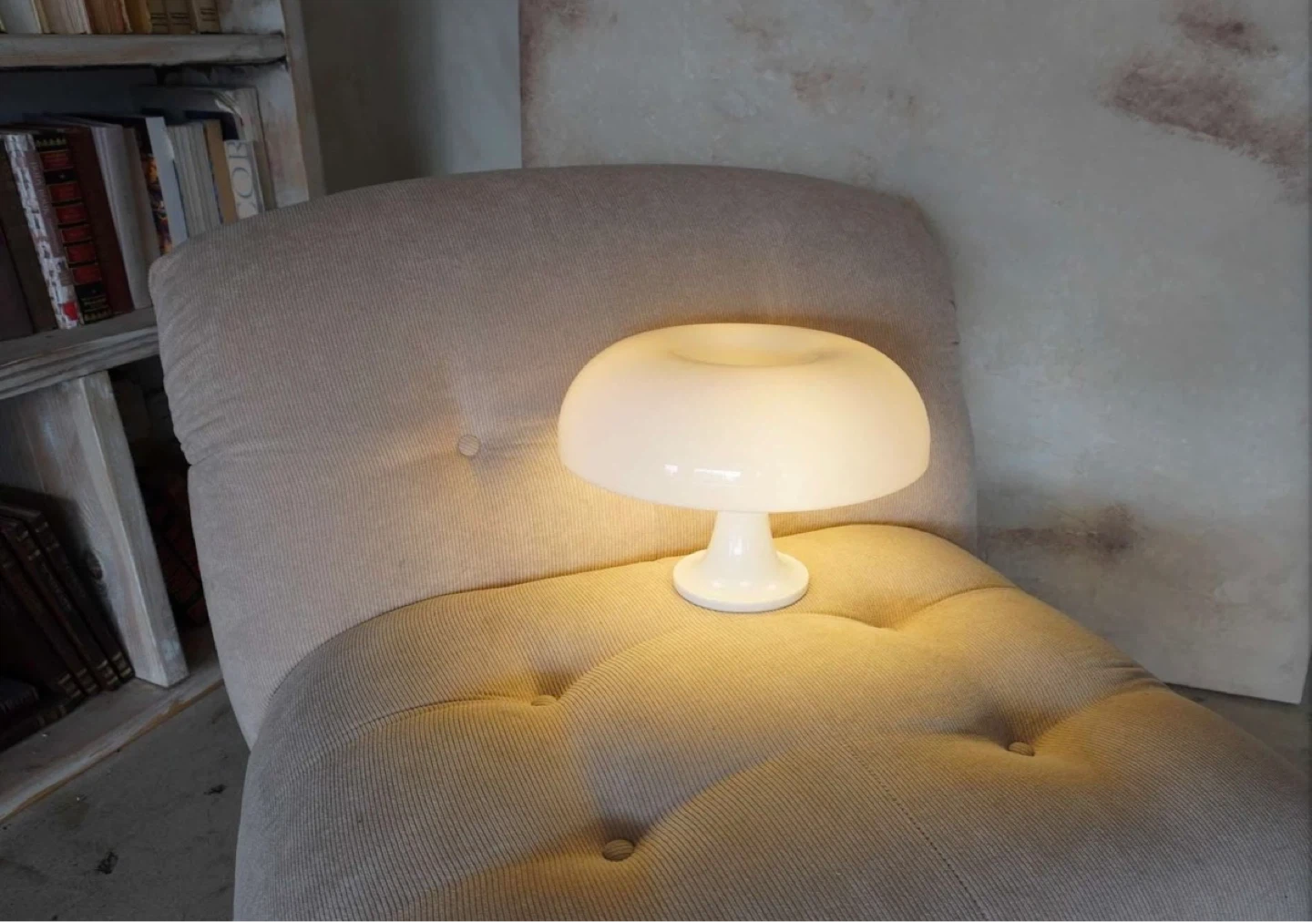Mushroom table lamp in White - photo 3