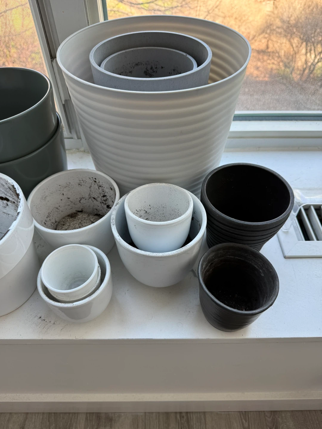 Assorted Plant Pots - photo 3