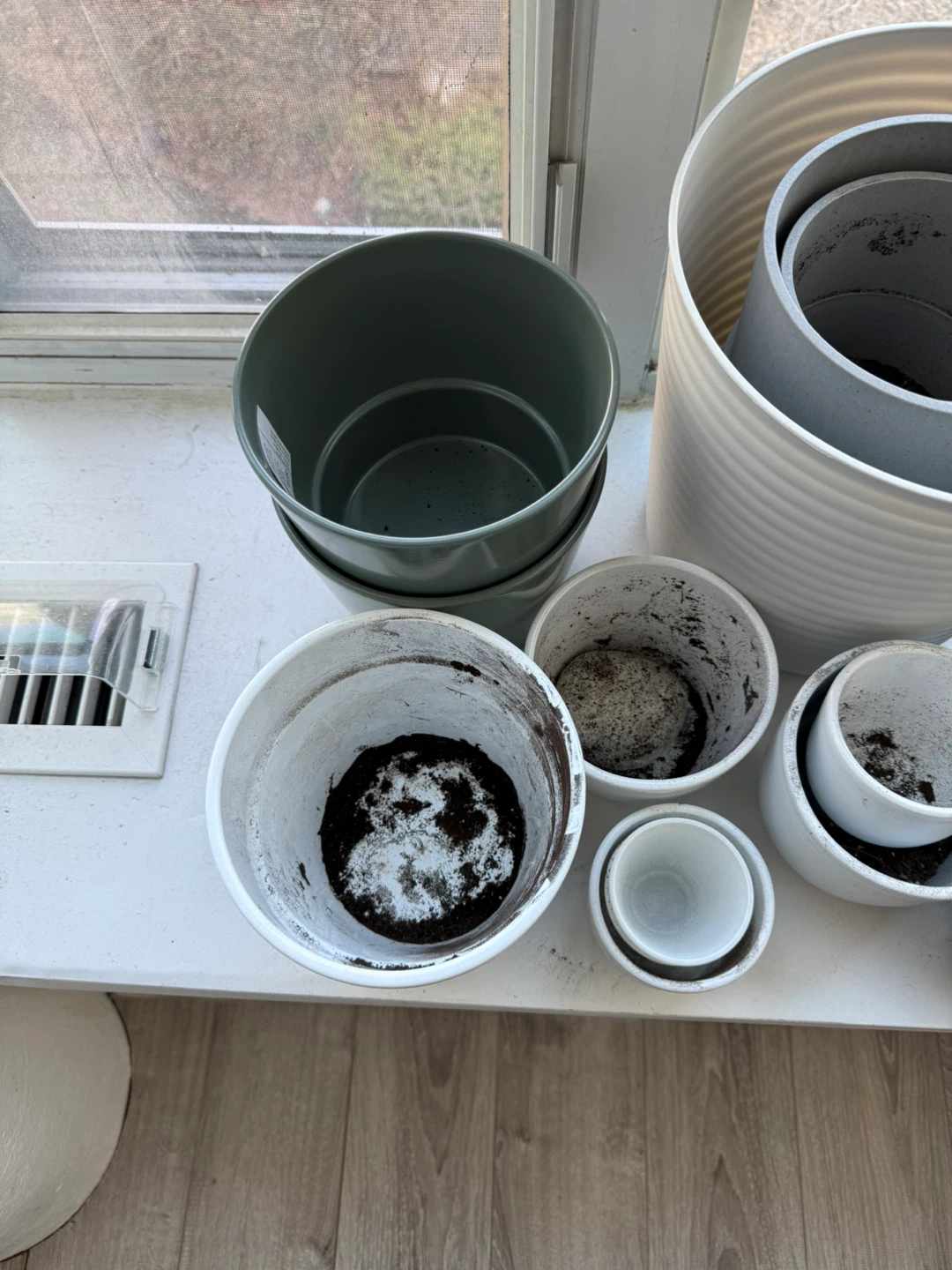 Assorted Plant Pots - photo 4