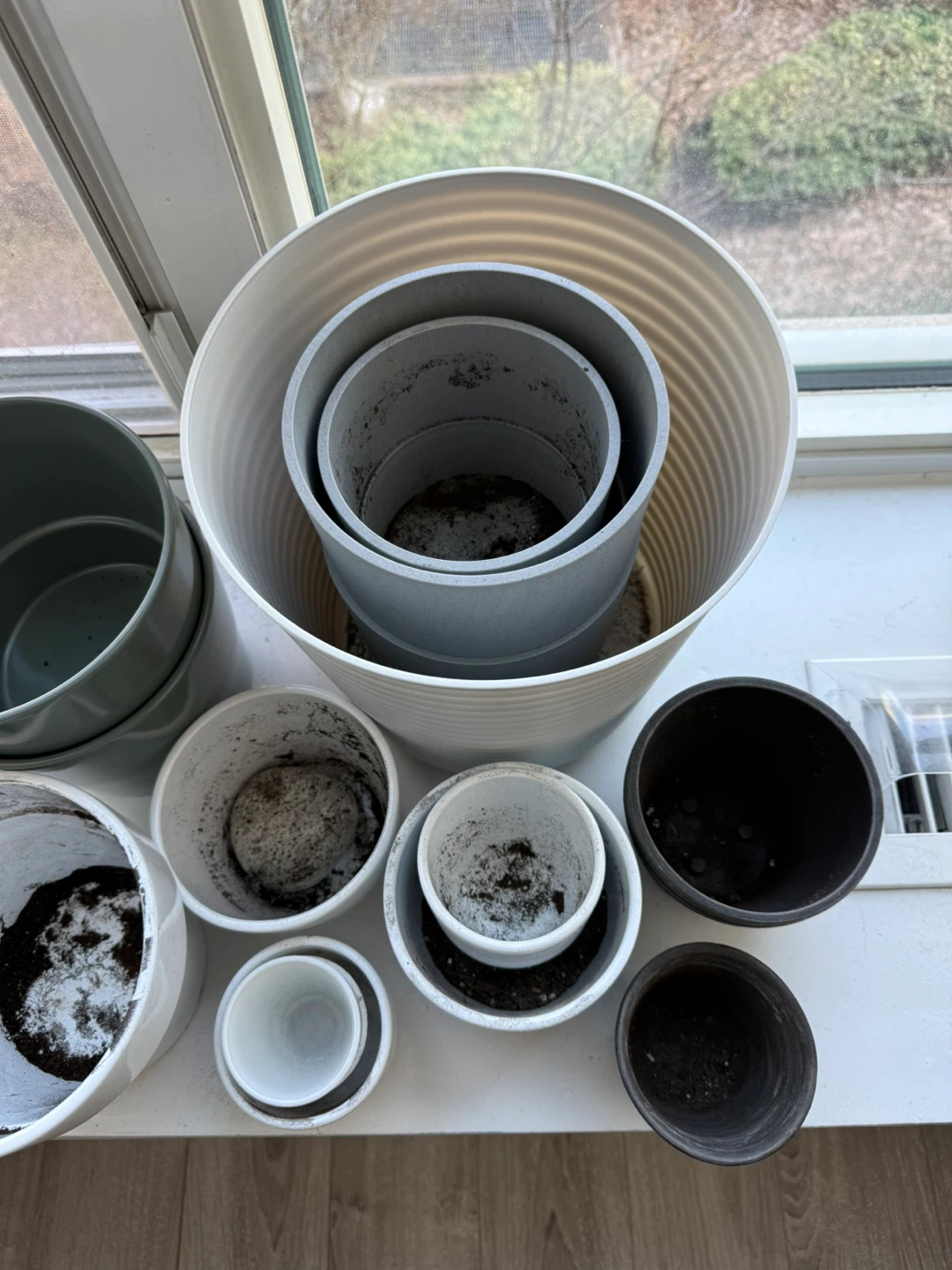 Assorted Plant Pots - photo 2