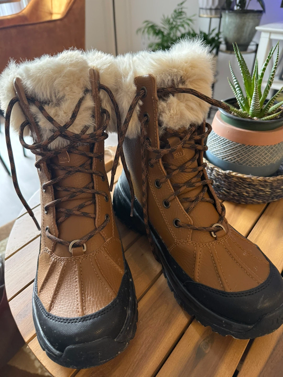 UGG Winter Boots - Size 7 - photo 2
