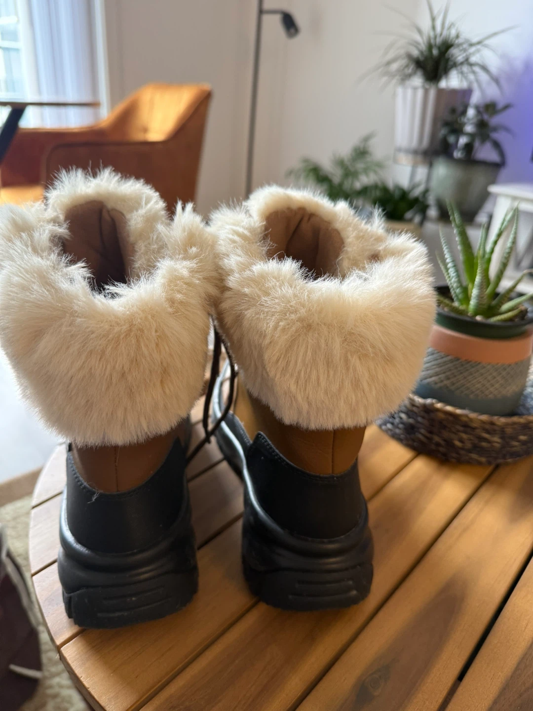 UGG Winter Boots - Size 7 - photo 3