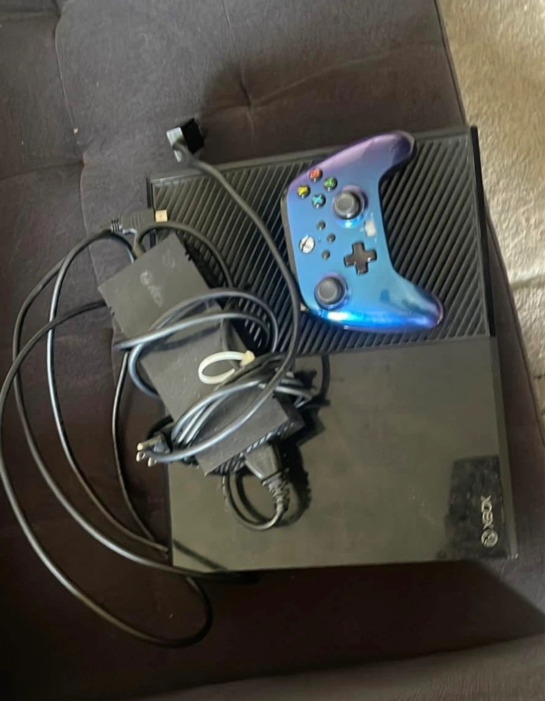 Xbox One Console with Controller and Cables - photo 2