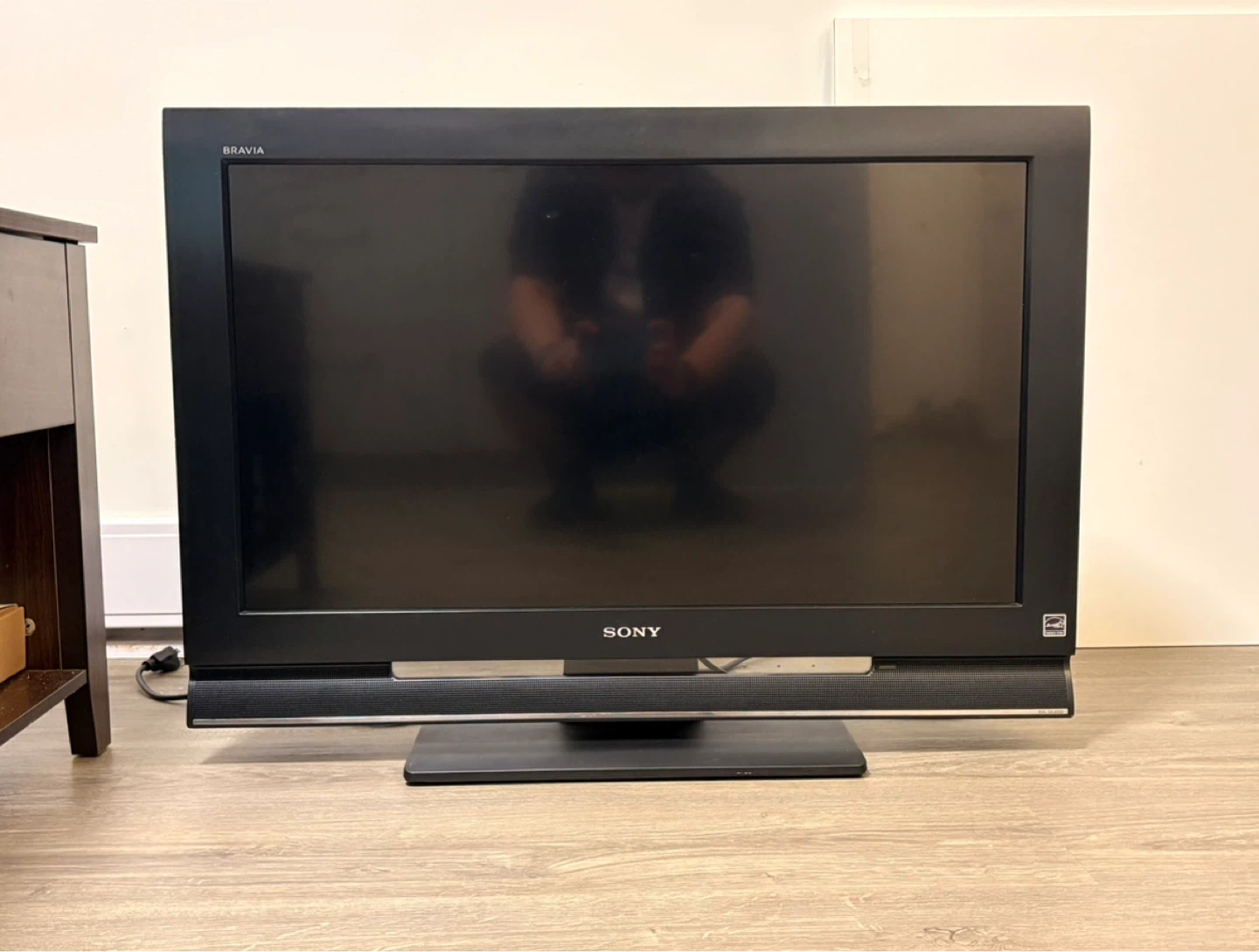 Sony BRAVIA KDL-32L4000 LCD Digital Color TV