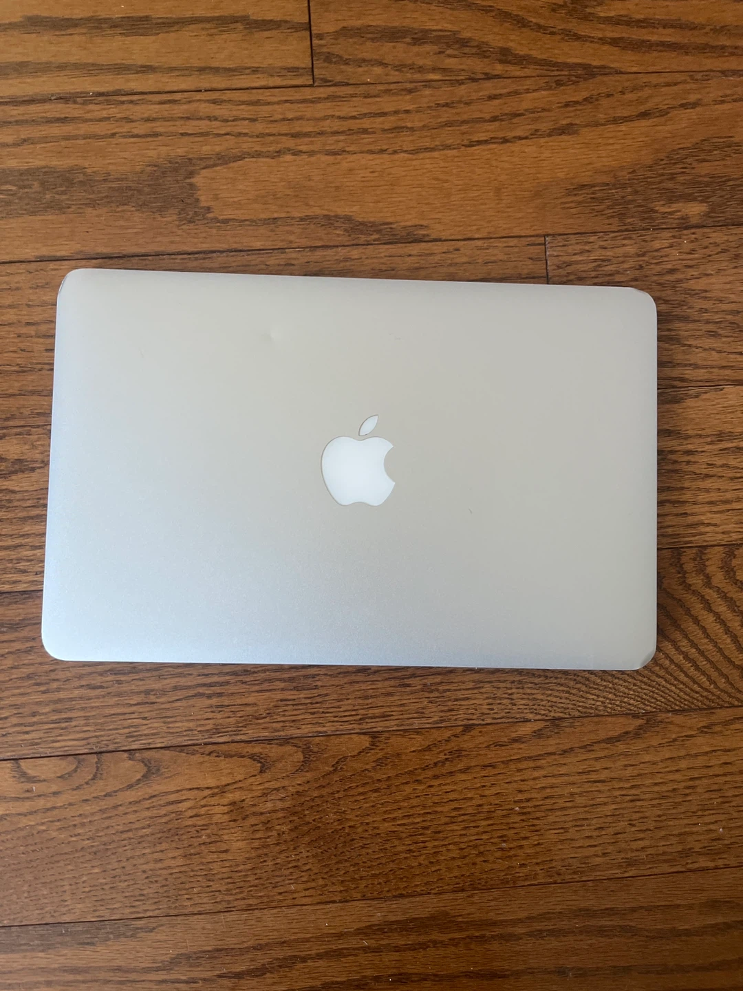 Apple MacBook Air (11-inch, Mid 2011)
