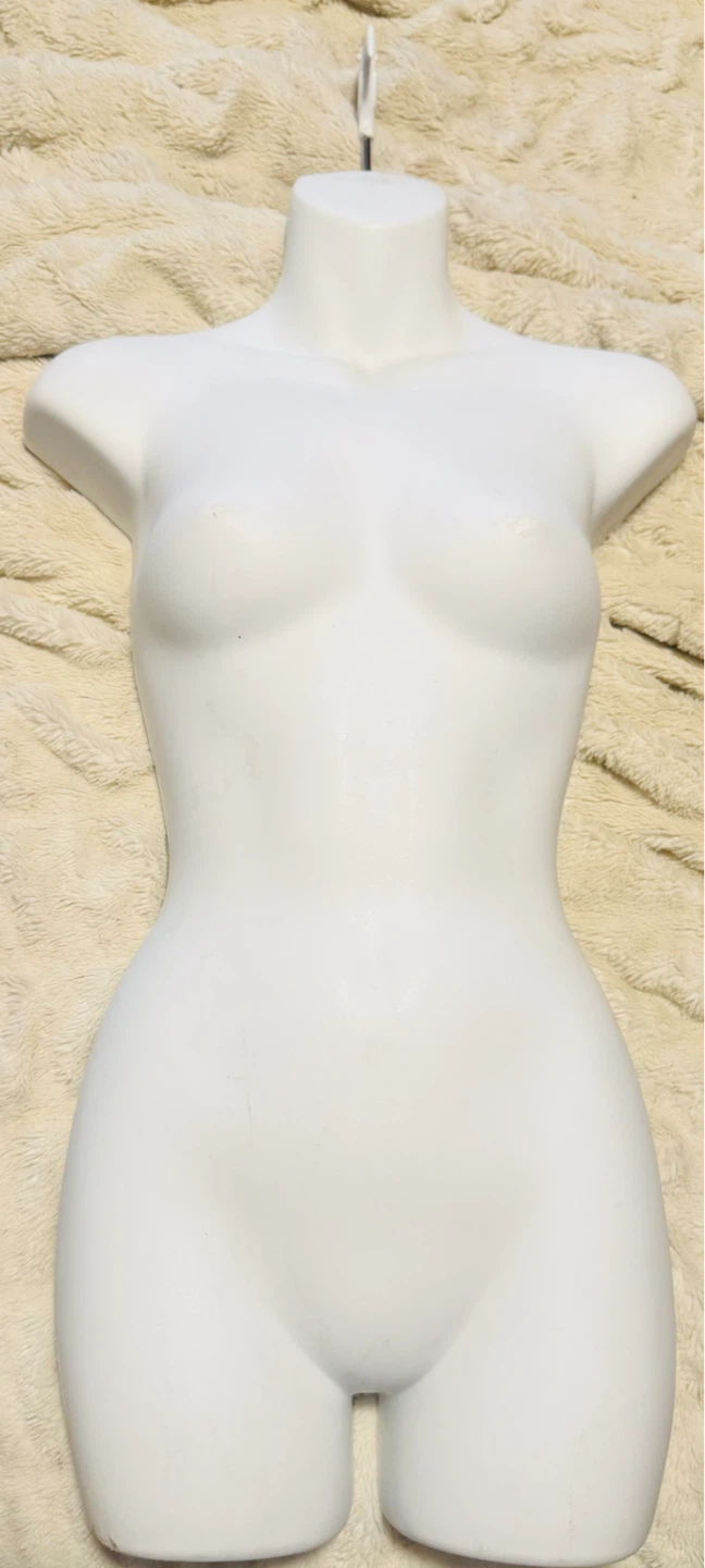 Mannequin de vitrine blanc