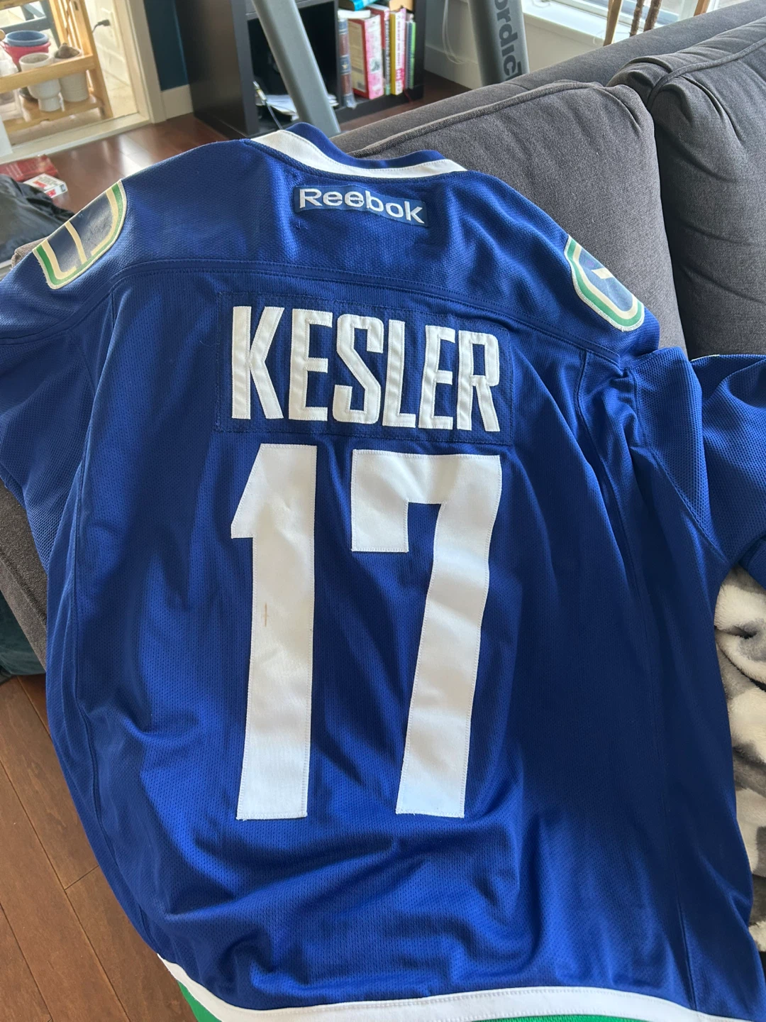 Canucks XL replica jersey: Kesler - photo 3