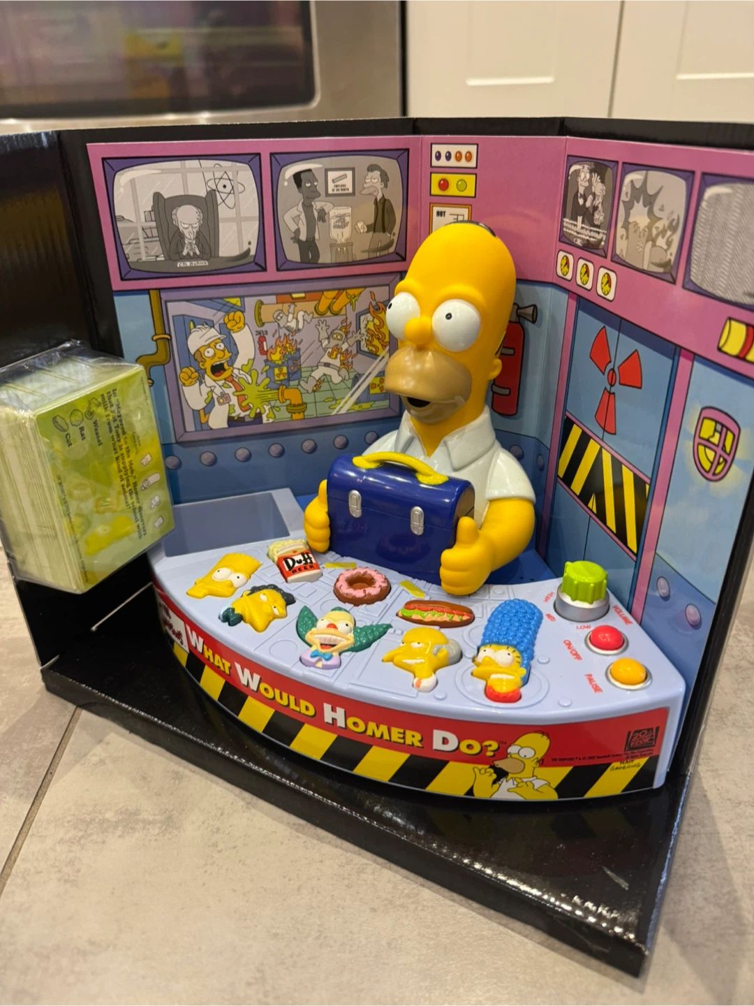 The Simpsons What Would Homer Do? Electronic Trivia Game - photo 2