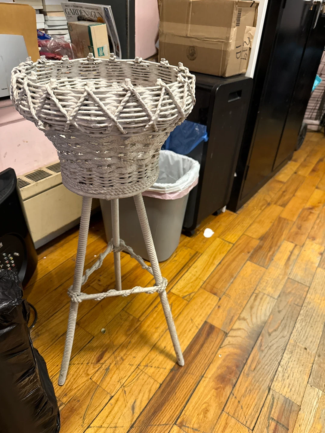 White Wicker Planter Stand - photo 2