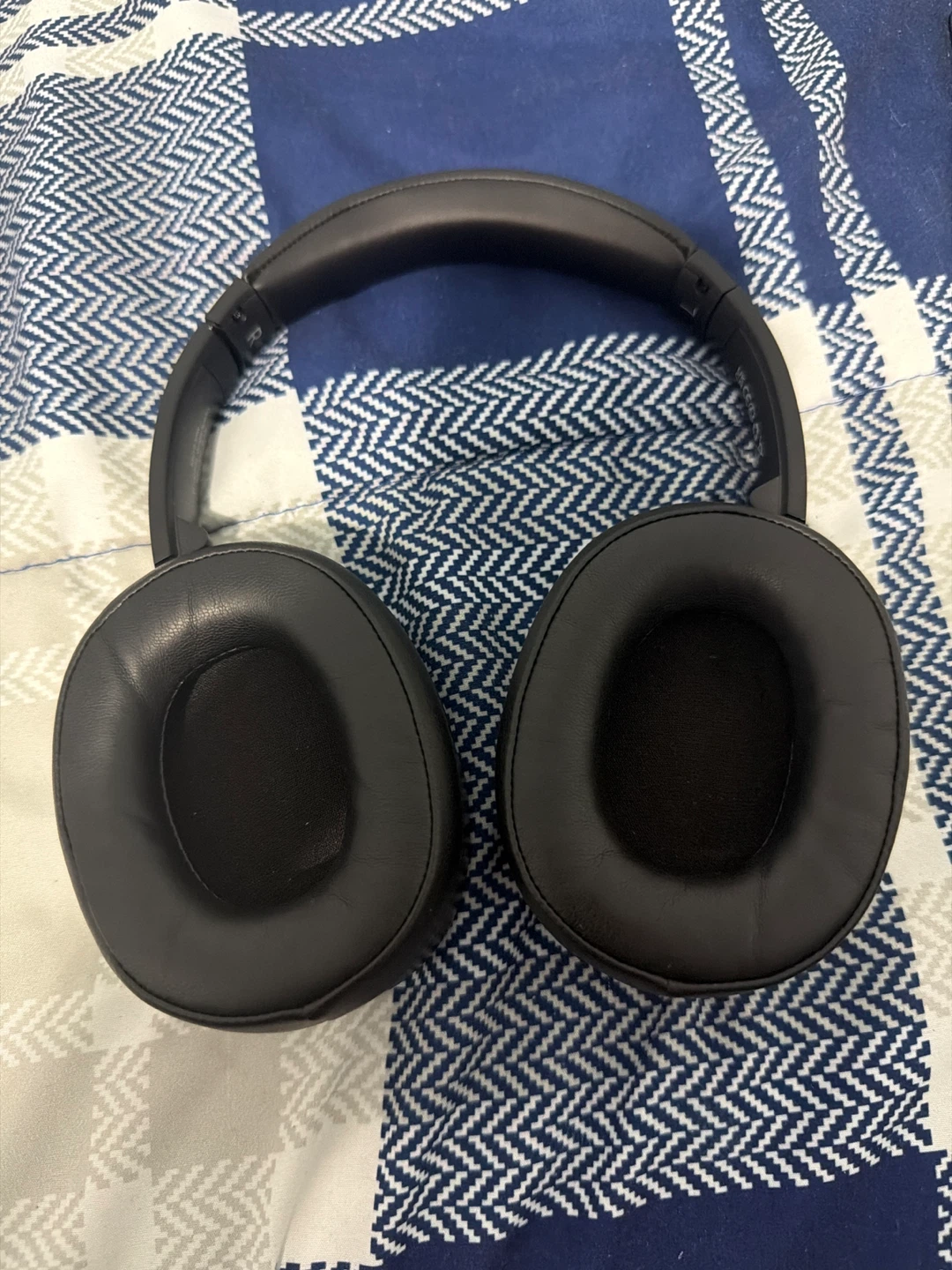 Black Over-Ear Headphones - photo 2