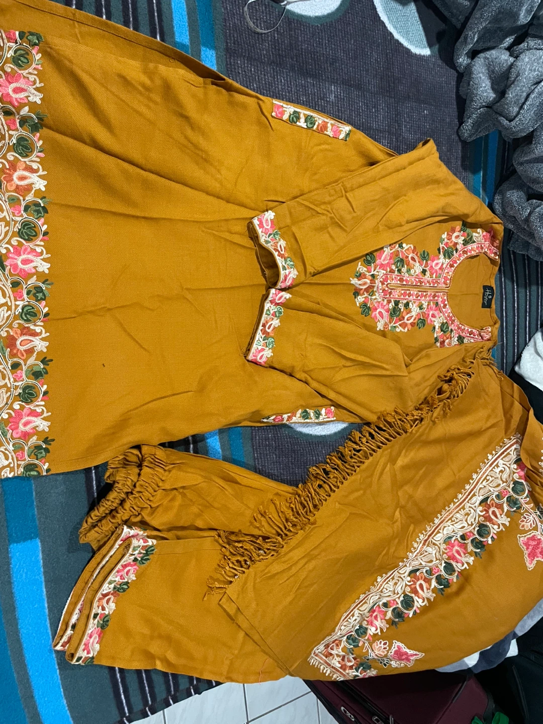 Mustard color Kashmiri style suit L size