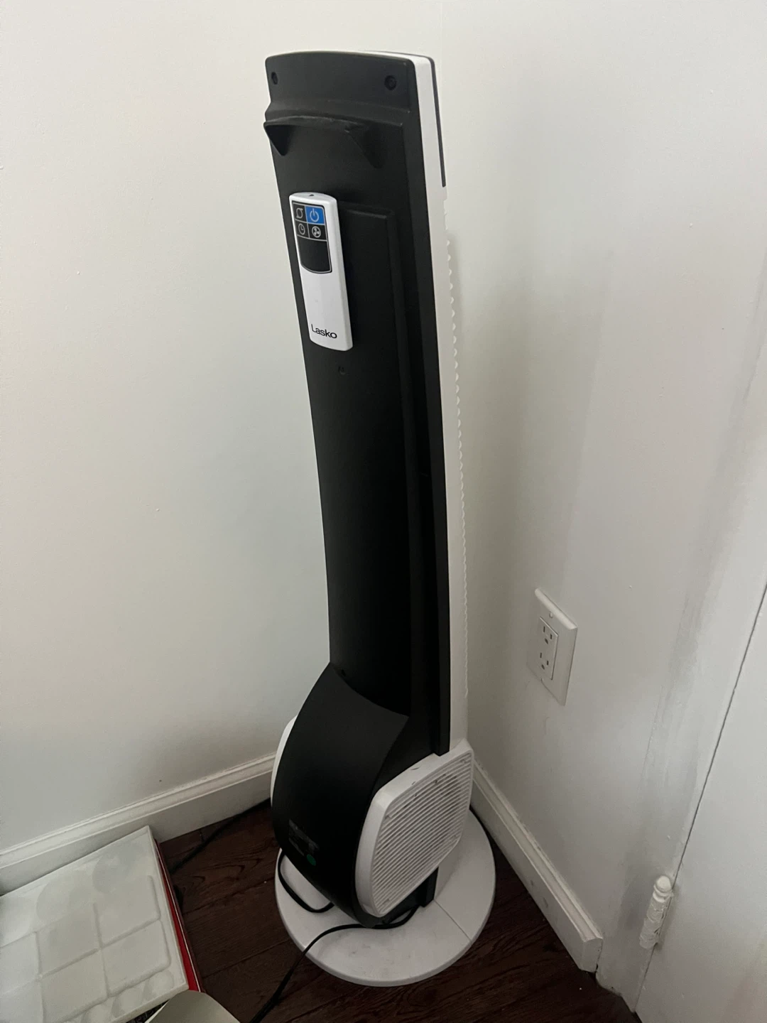 Lasko Oscillating Tower Fan - photo 2