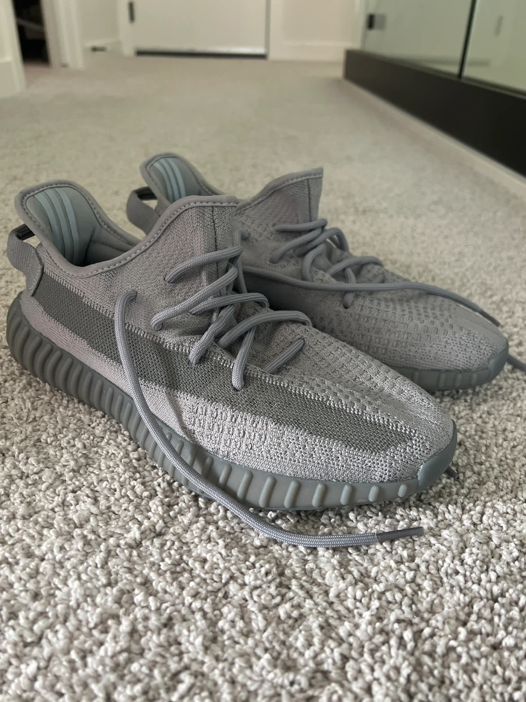 Adidas Yeezy Boost 350 V2 shoes size 10.5 - photo 3