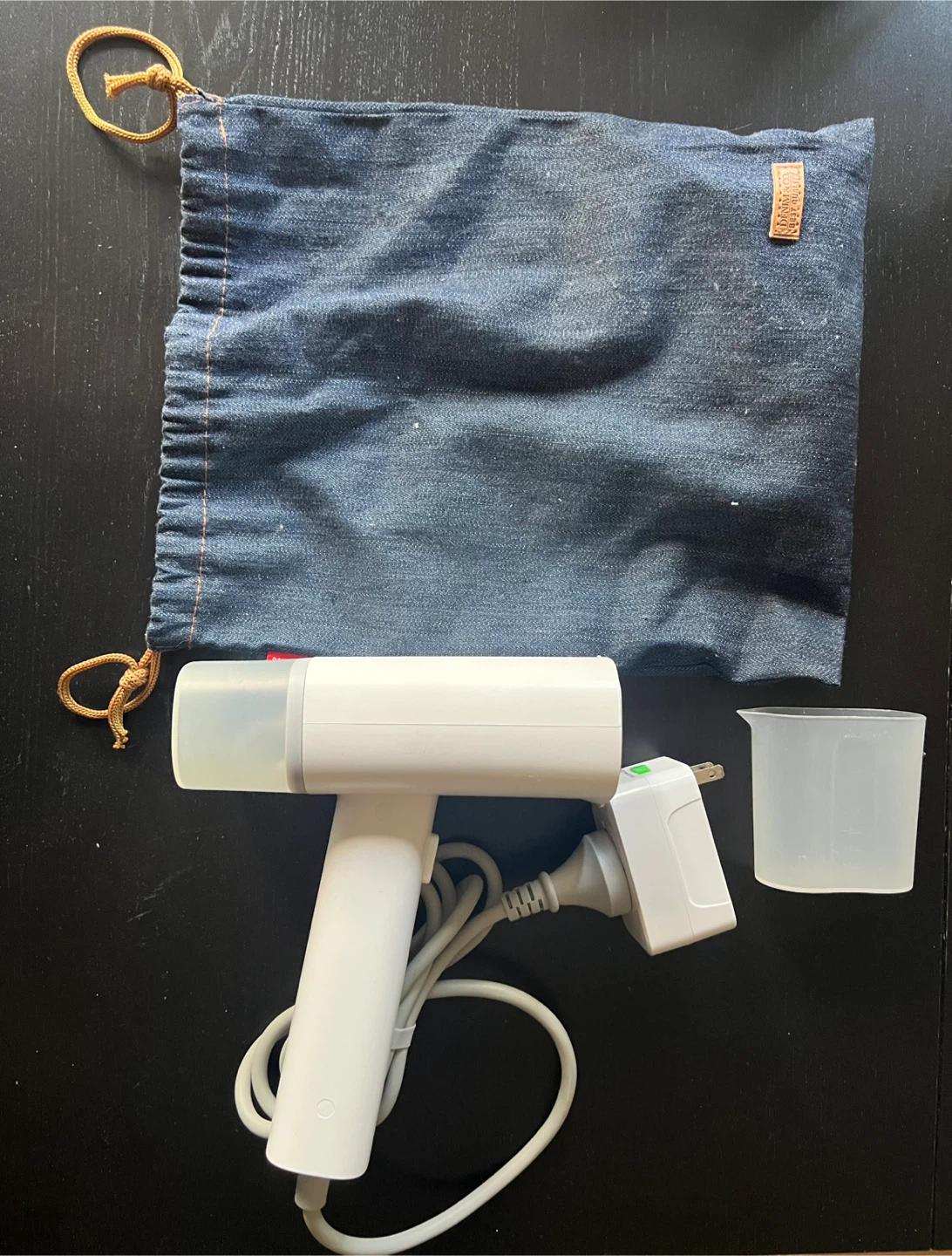 White Portable Garment Steamer with Travel Pouch