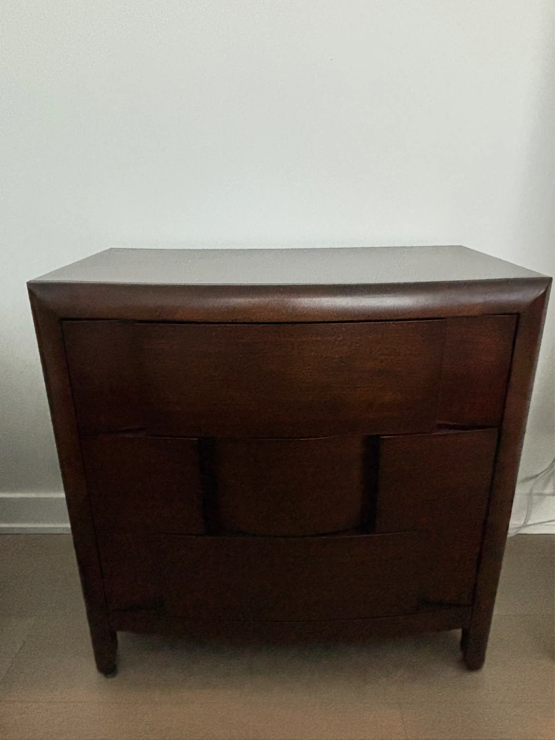 MOVING MUST GO Queen Bed Set with Dresser and Nightstand - photo 5