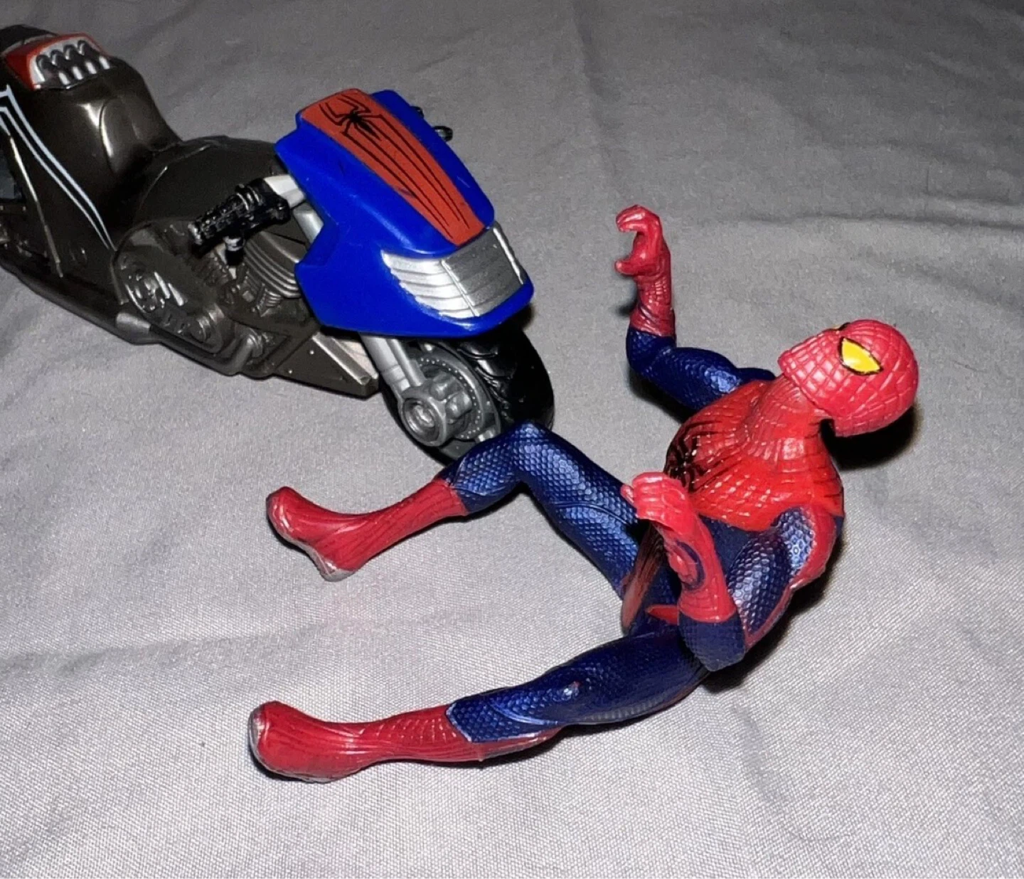 Marvel Amazing Spider-Man Zoom N Go Spider Cycle toy Hasbro 2012 - photo 5