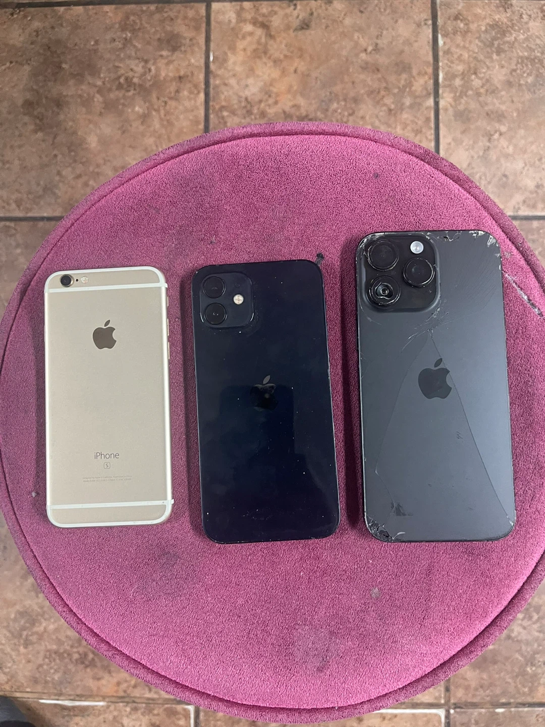 iPhone 8, iPhone 12 Pro, iPhone 13 Pro - Lot of 3 - photo 2