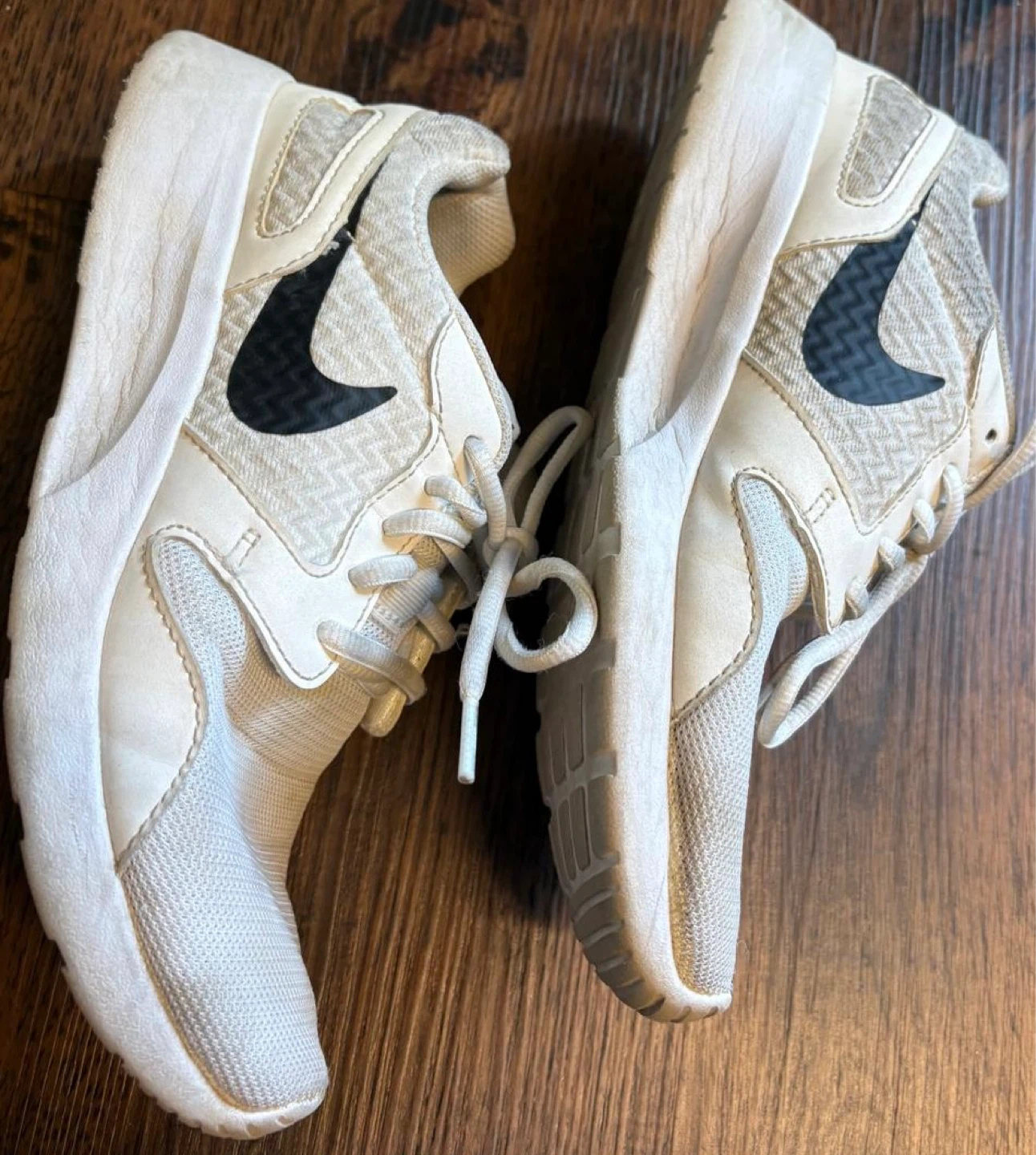 Nike Girl Running Shoes Size 8.5 White - photo 2