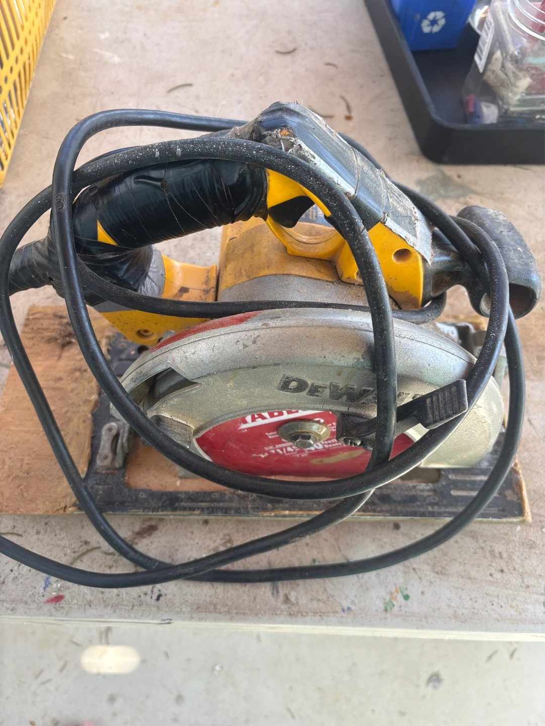 DEWALT Circular Saw