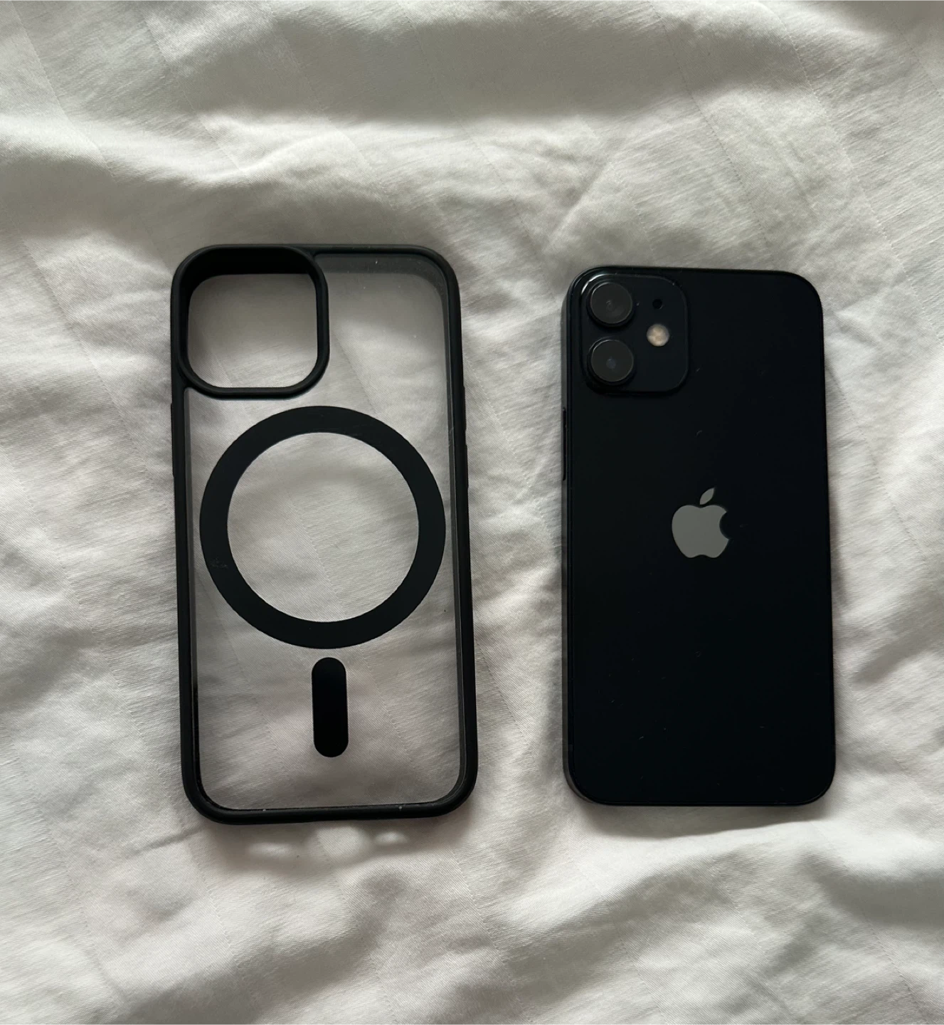 iPhone 12 Mini 128GB in Black - Case Included - photo 2