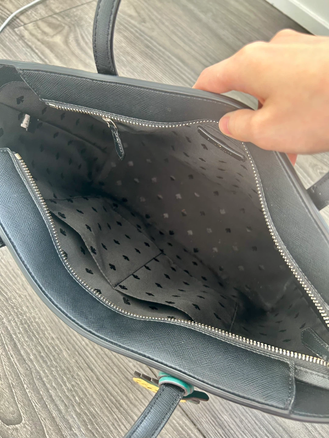 Kate Spade Tote Bag with Pineapple (retail $152) - photo 2
