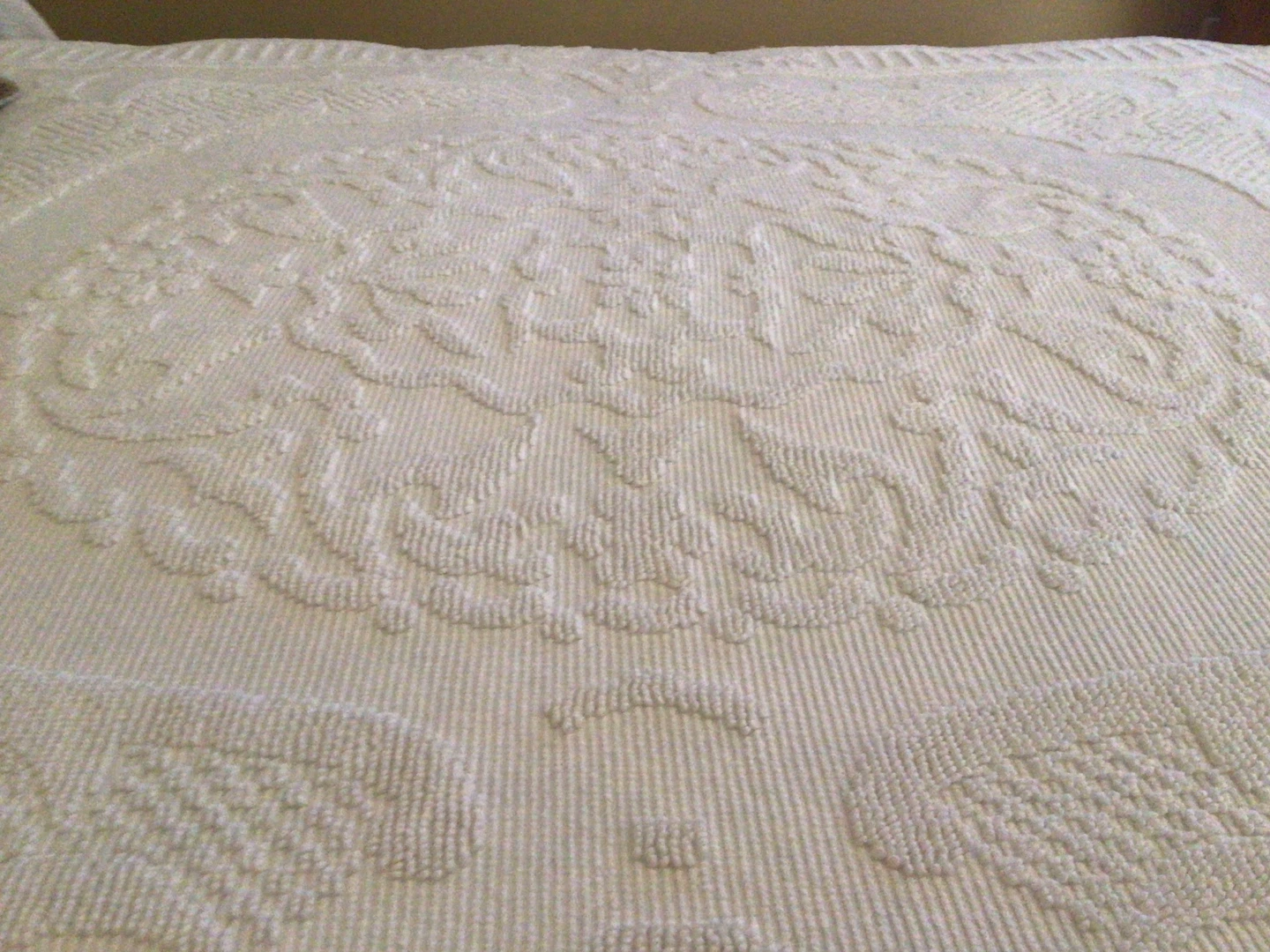 White Chenille Bedspread - photo 2