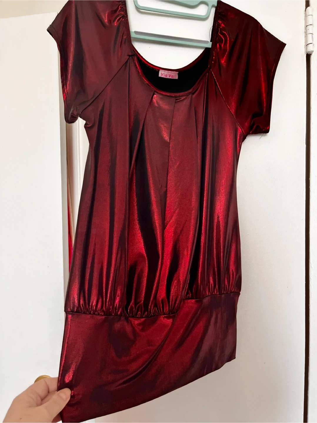 Shiny dark red top Size S/M - photo 2