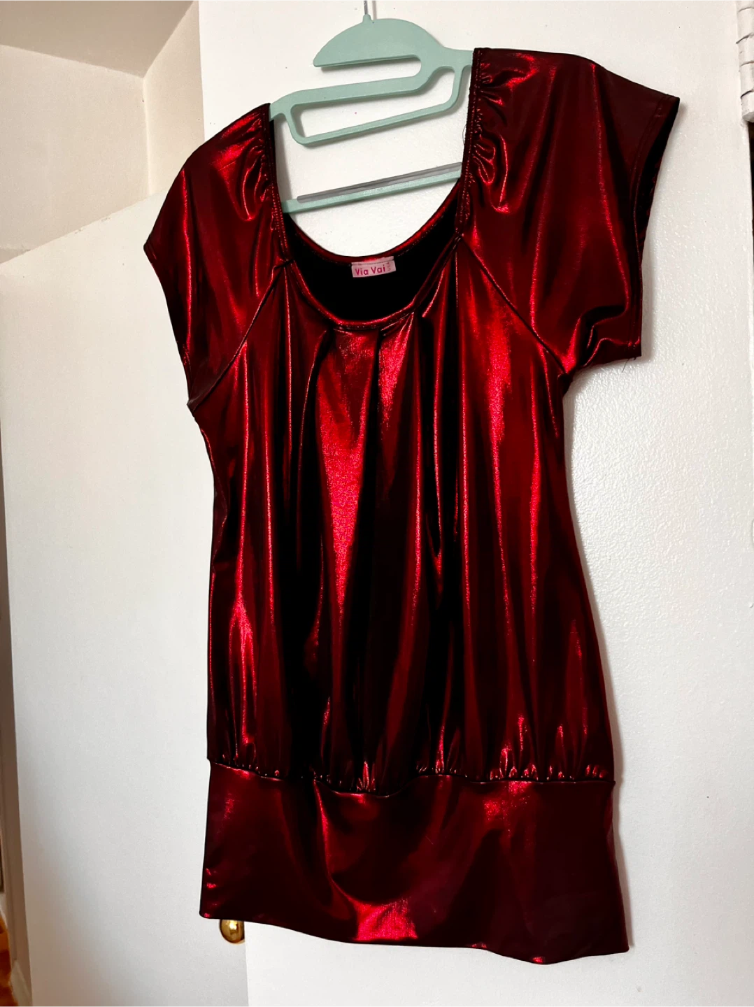 Shiny dark red top Size S/M - photo 5